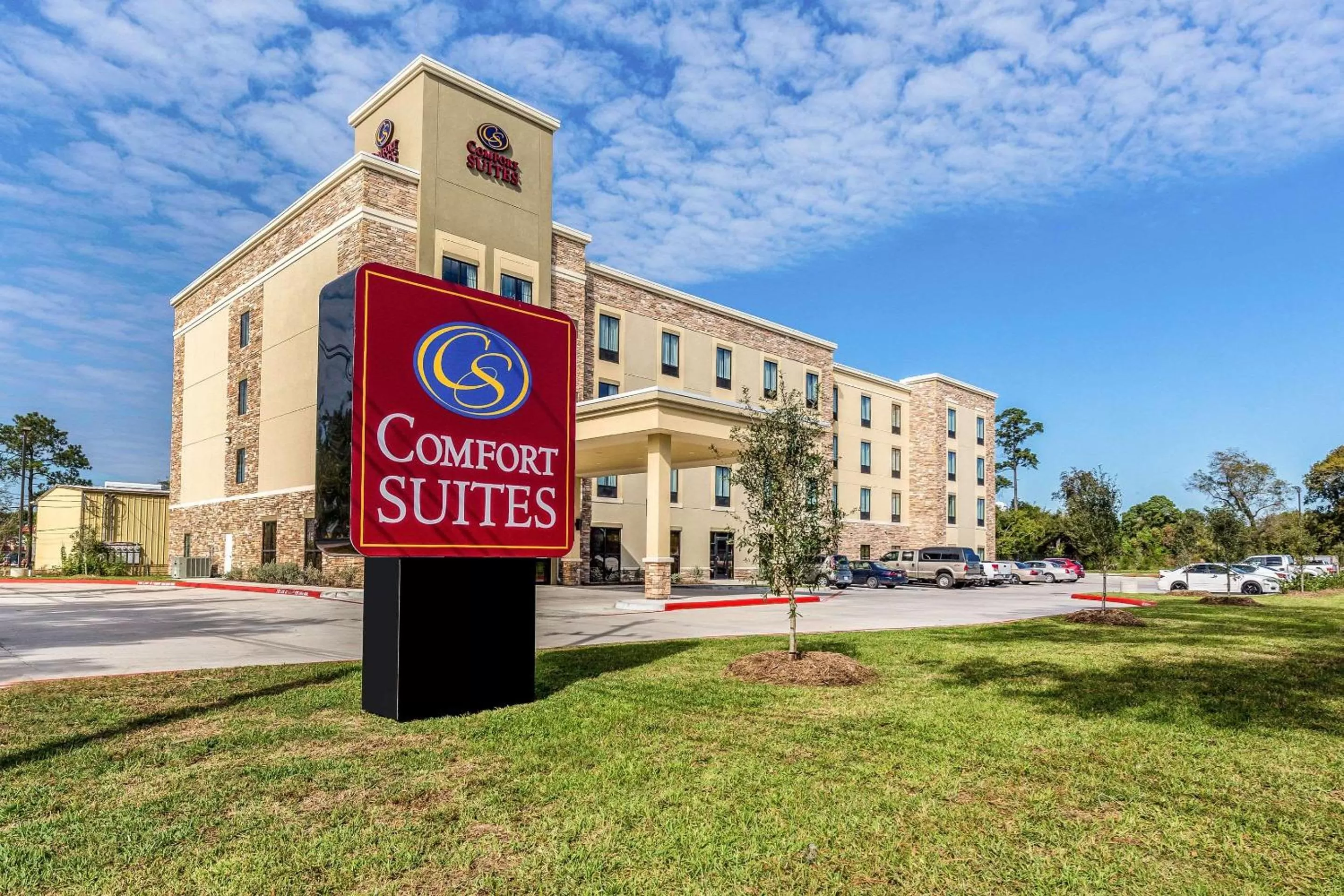 Property building in Comfort Suites