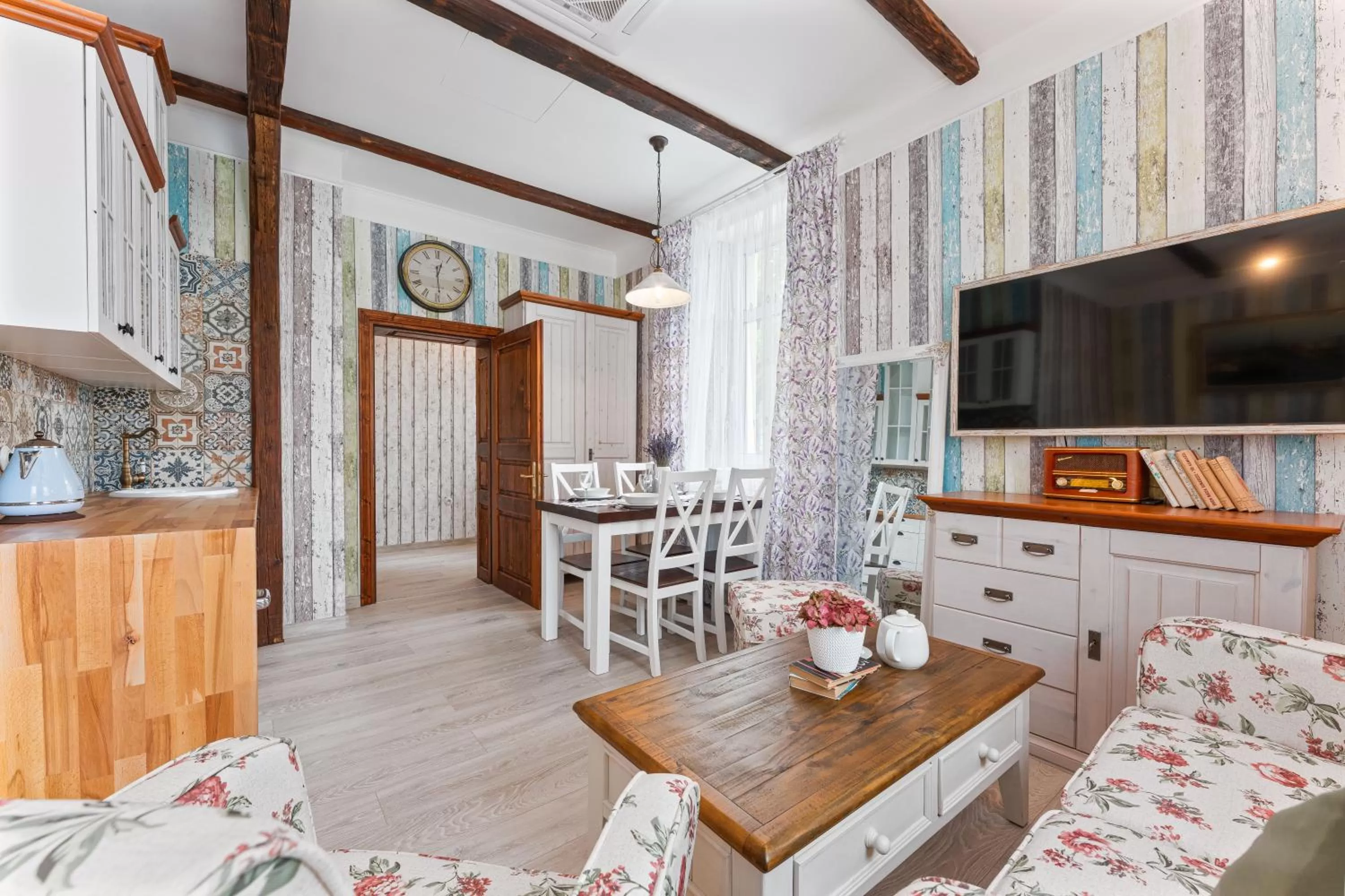 Dining Area in Villa Libosad