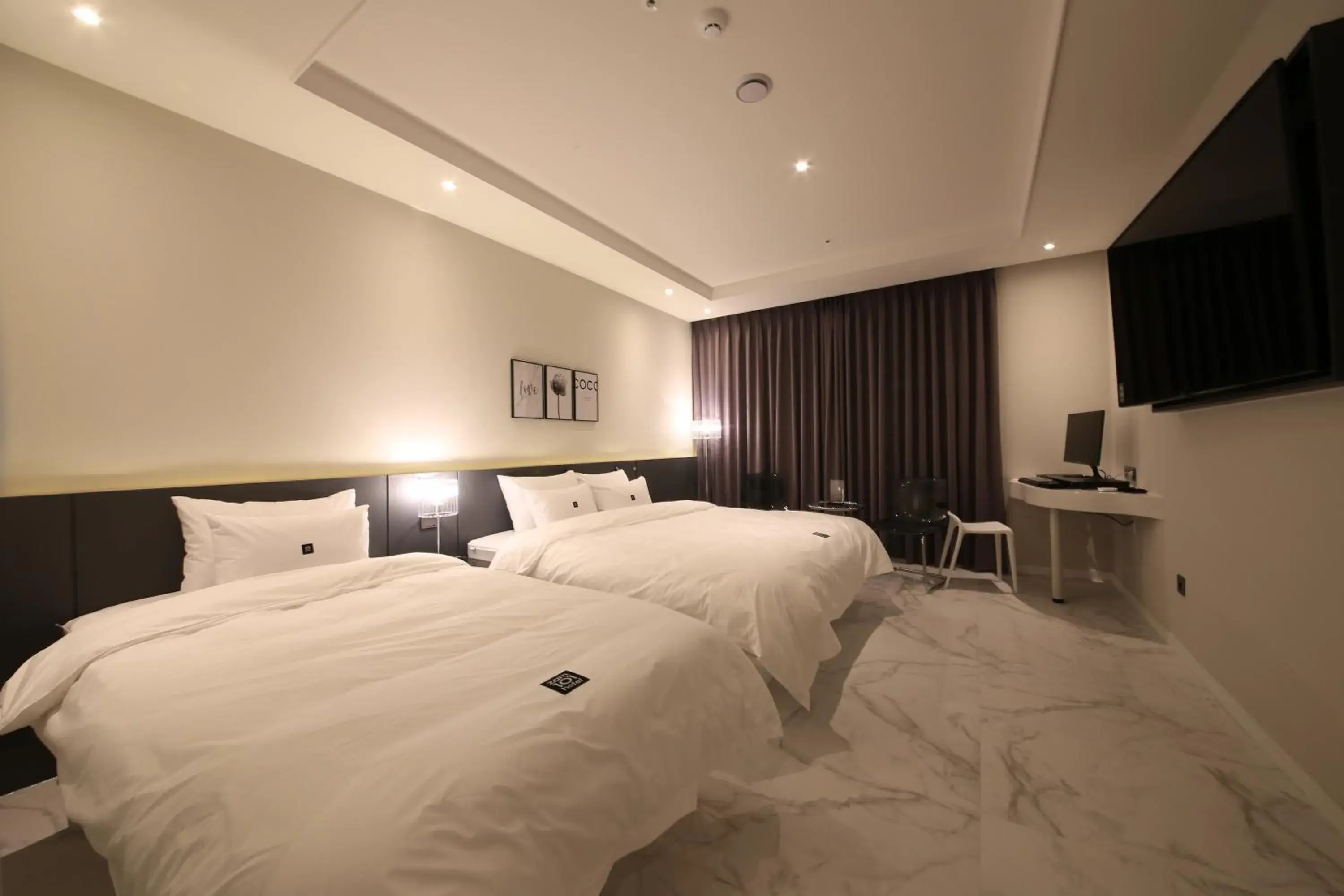 Deluxe Twin Room in Zam101 Hotel Gimhae Deluxe Twin Room in Zam101 Hotel Gimhae