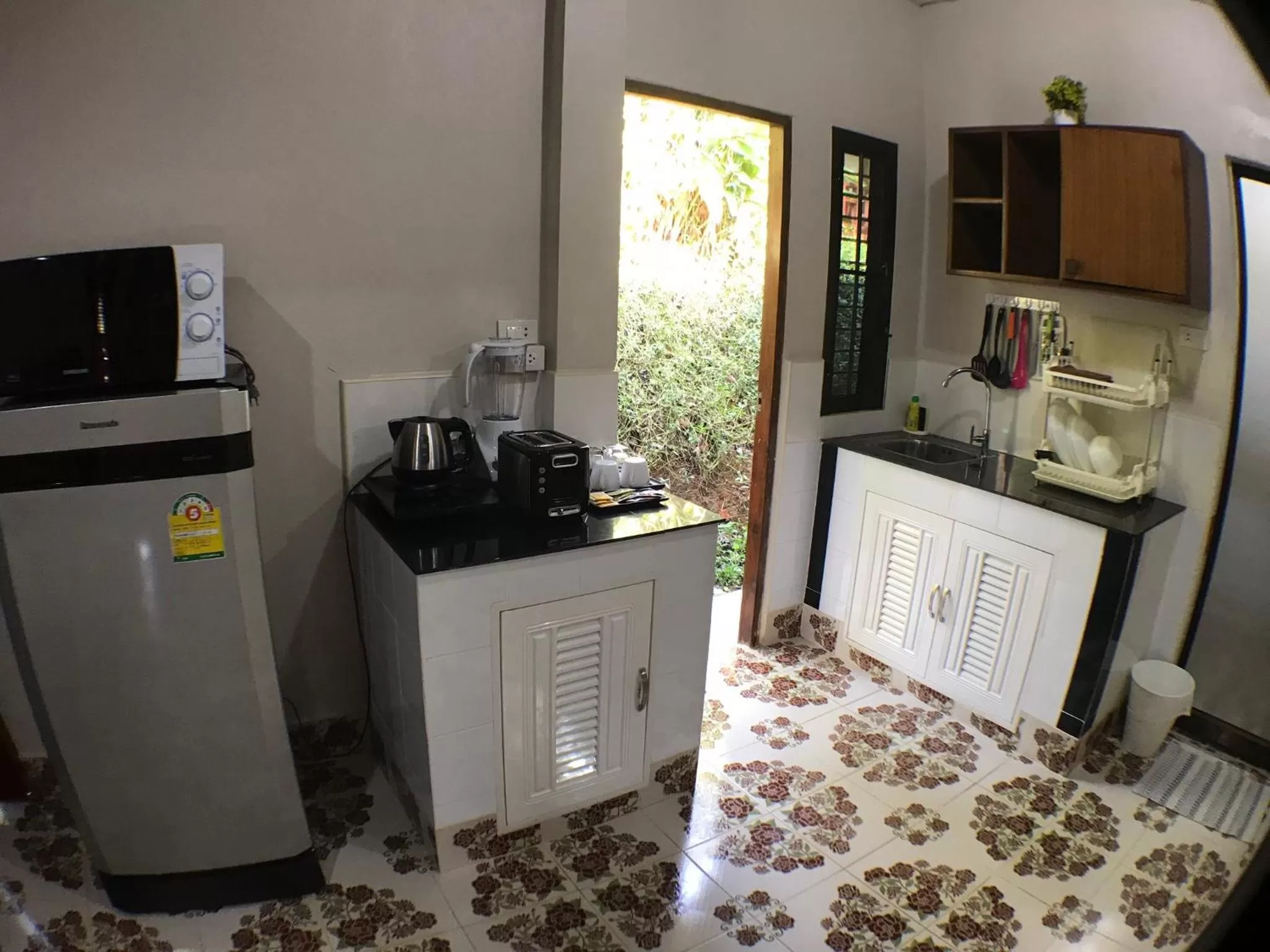 Kitchen or kitchenette, Kitchen/Kitchenette in Fine Times Resort