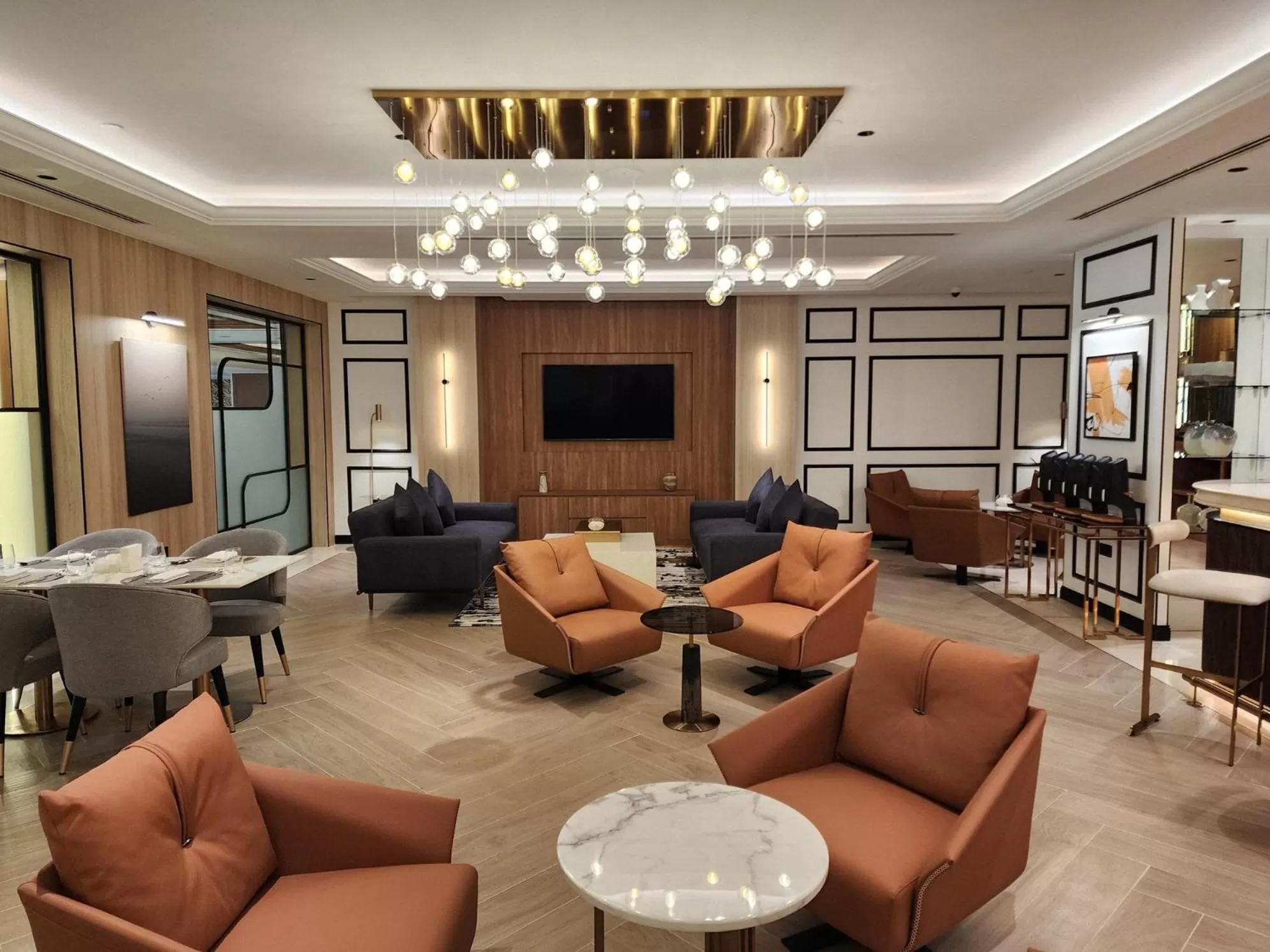 Lounge or bar in Crowne Plaza - Dubai Jumeirah by IHG