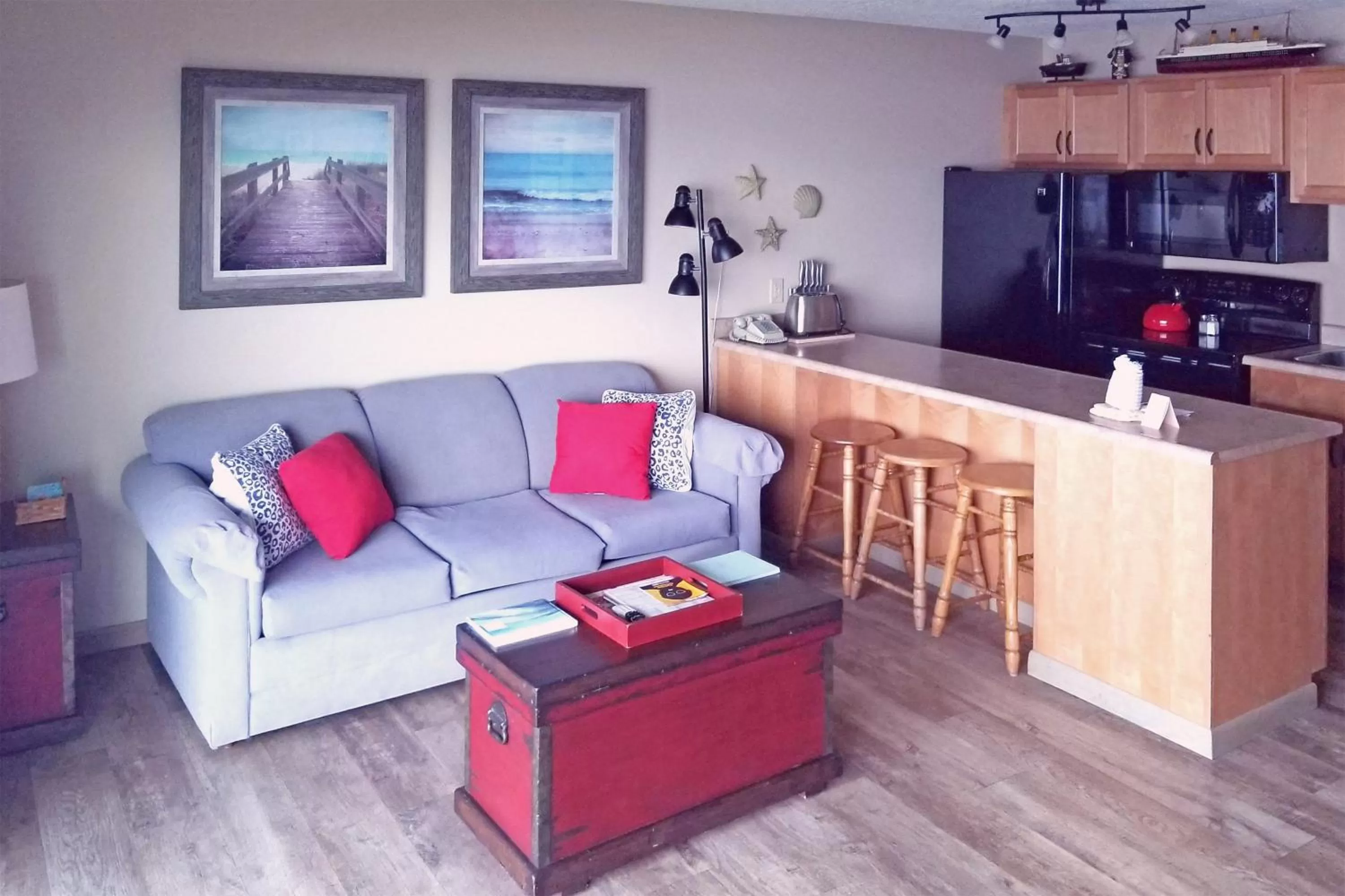 Kitchen or kitchenette, Seating Area in Ocean Terrace Condominiums