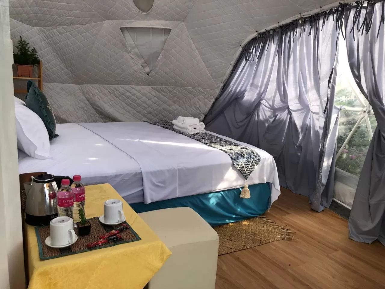 Property building, Bed in Jasmine River Front