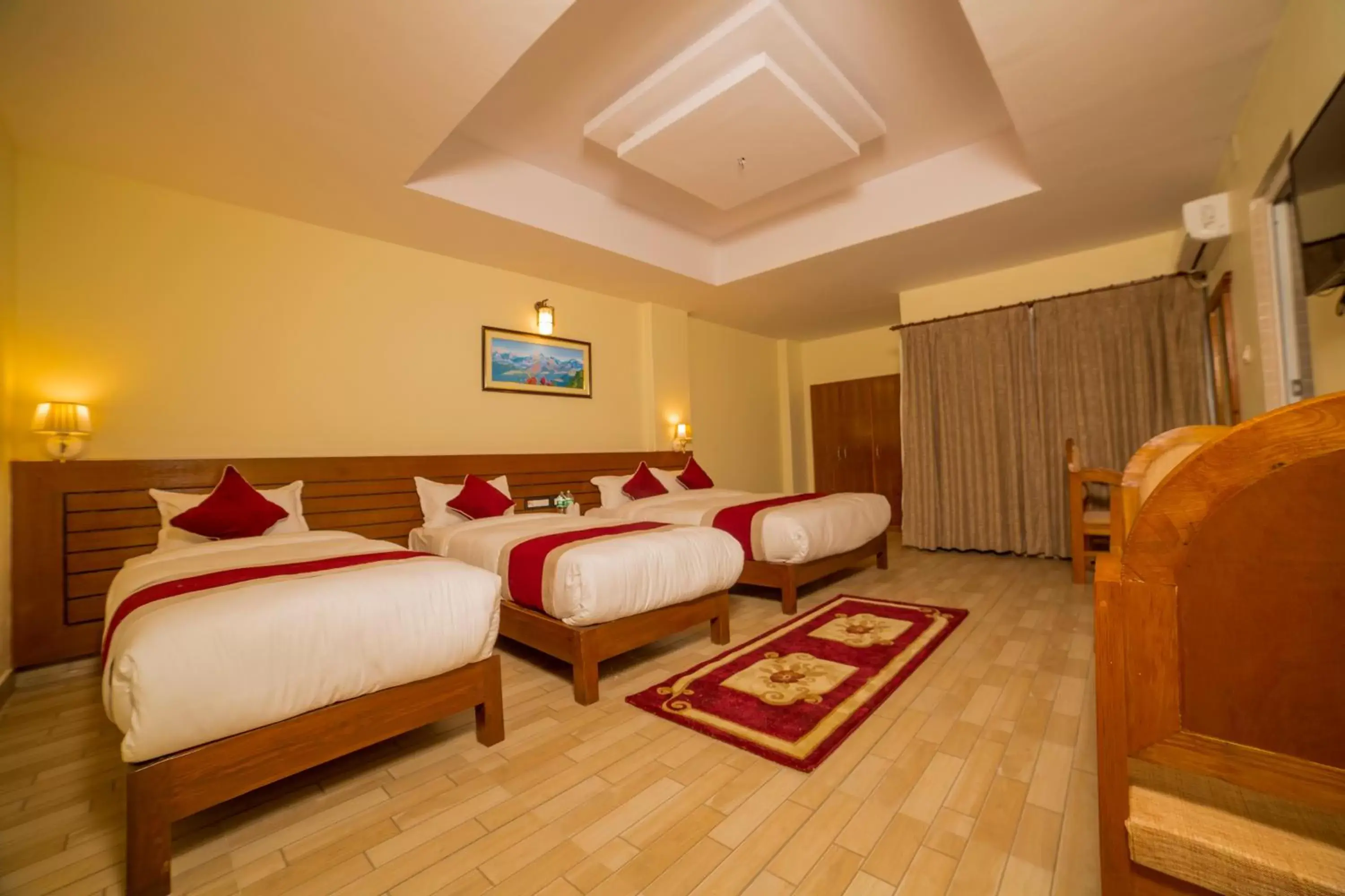 Family Room with Balcony in Hotel Elegant Family Room with Balcony in Hotel Elegant