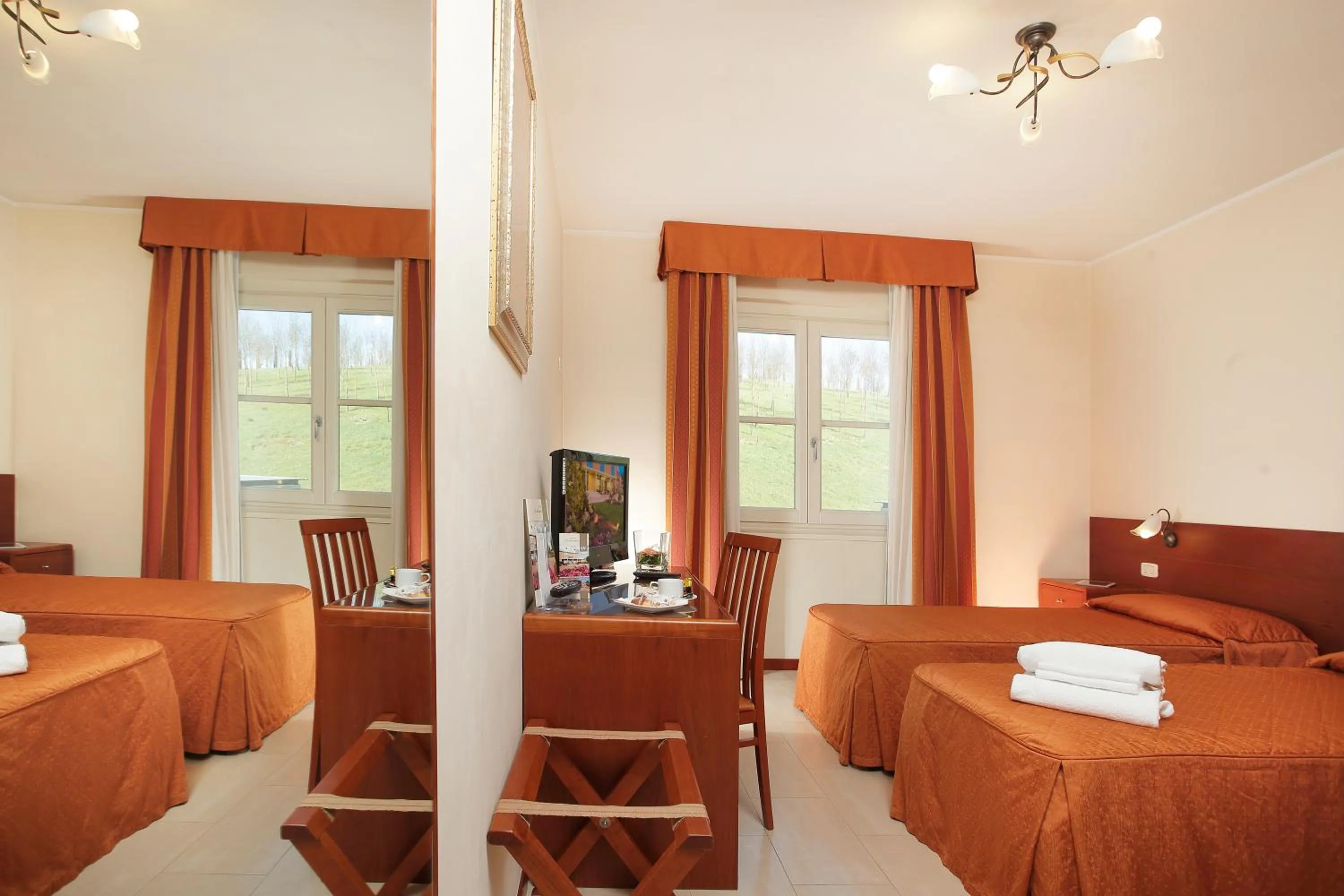 Bedroom, Bed in Hotel Michelangelo