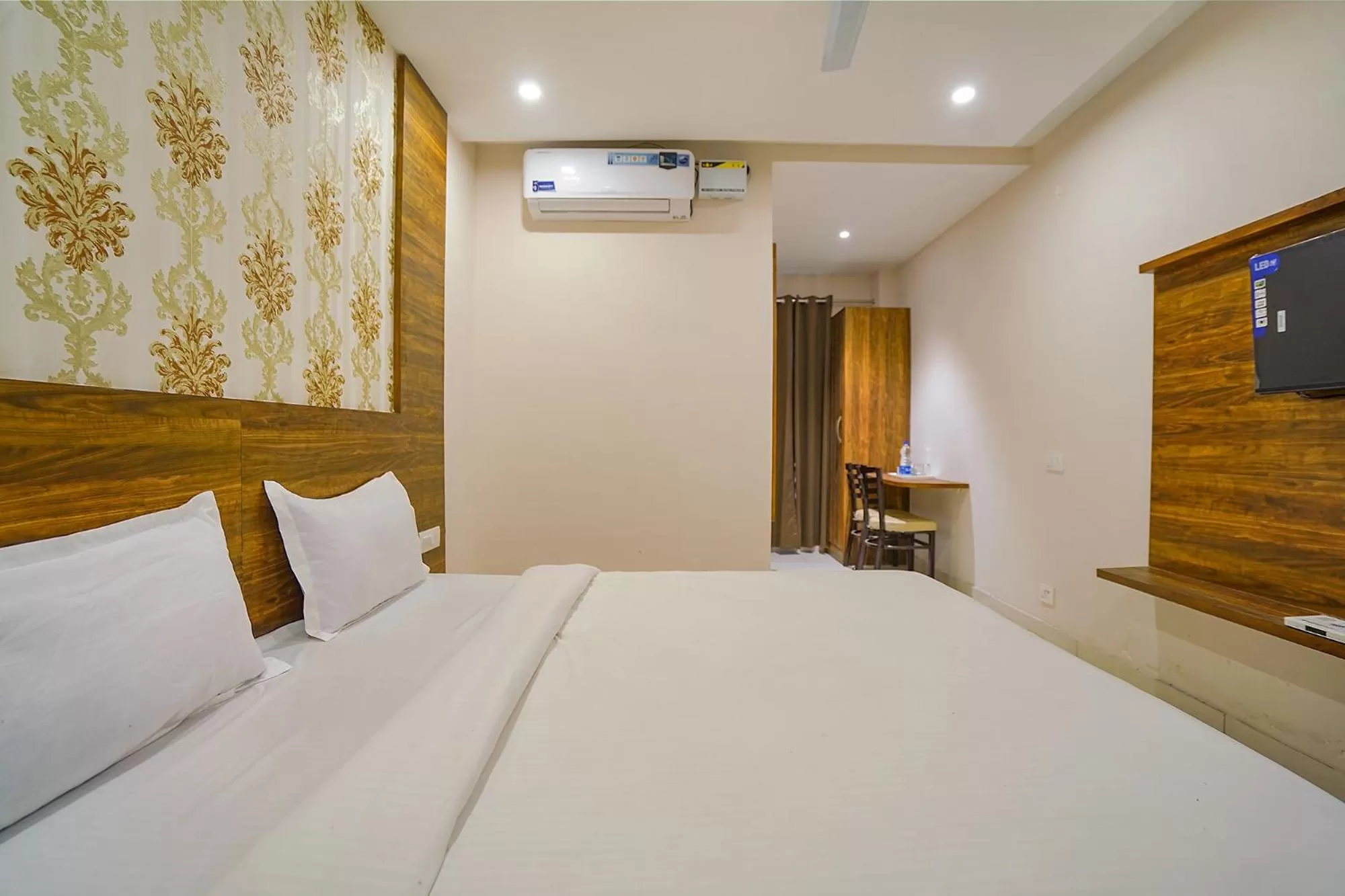 Bedroom, Bed in FabHotel HC Mohali Inn