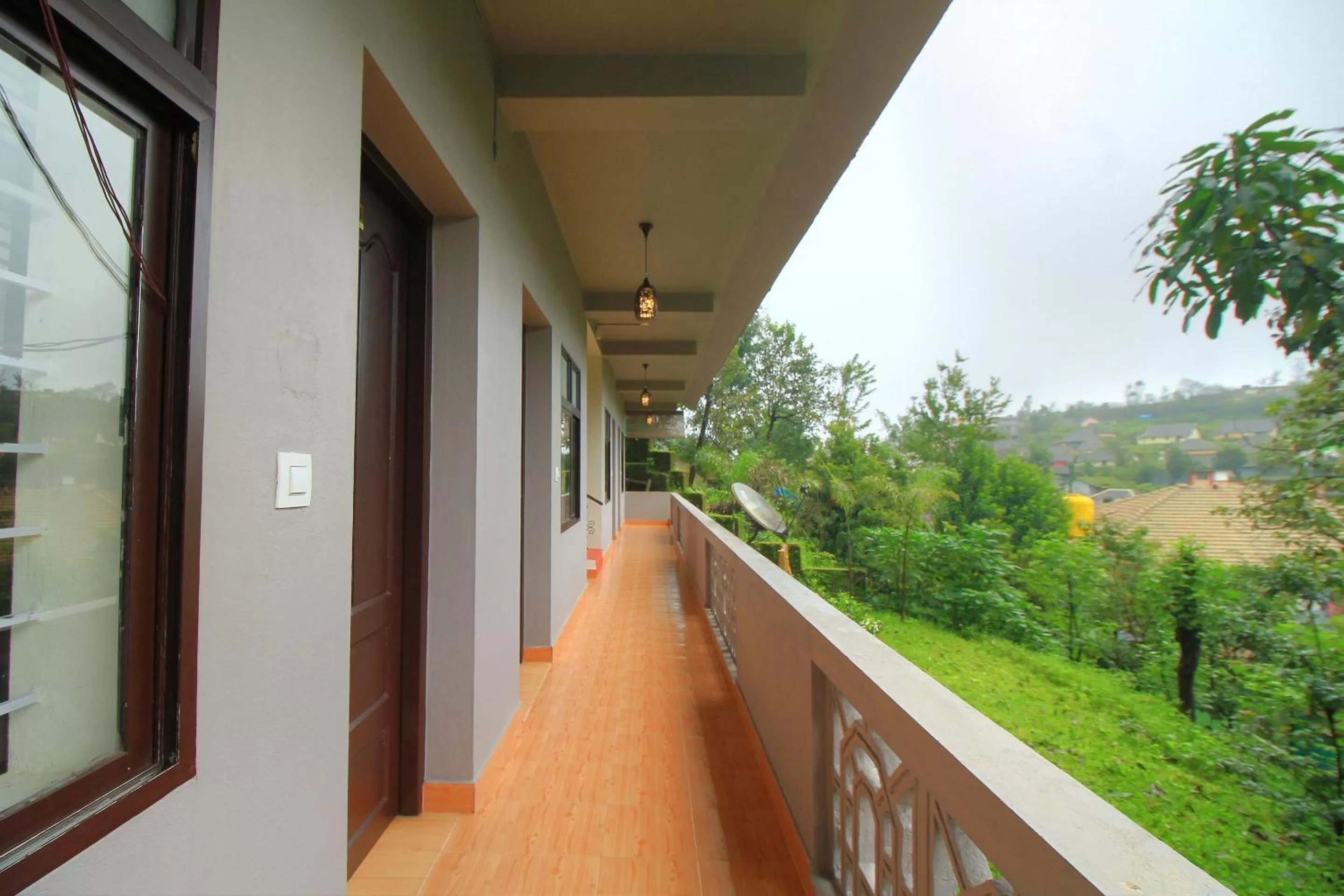 Balcony/Terrace in Itsy Hotels Igloo Residency, 400 Meters From Raja Seat Garden