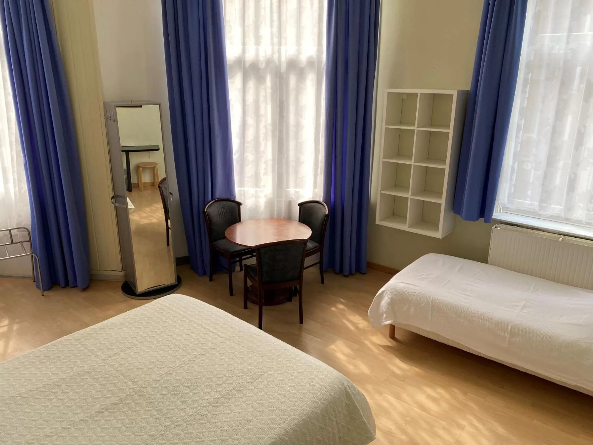 Bed in Hôtel Les Acteurs