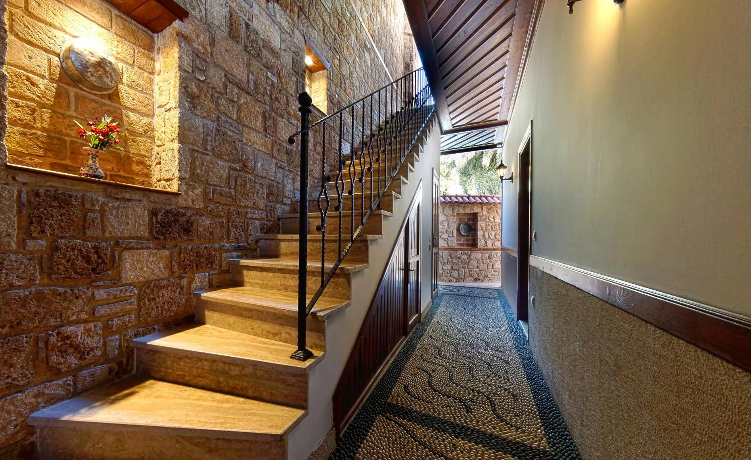 Patio in Minyon Hotel