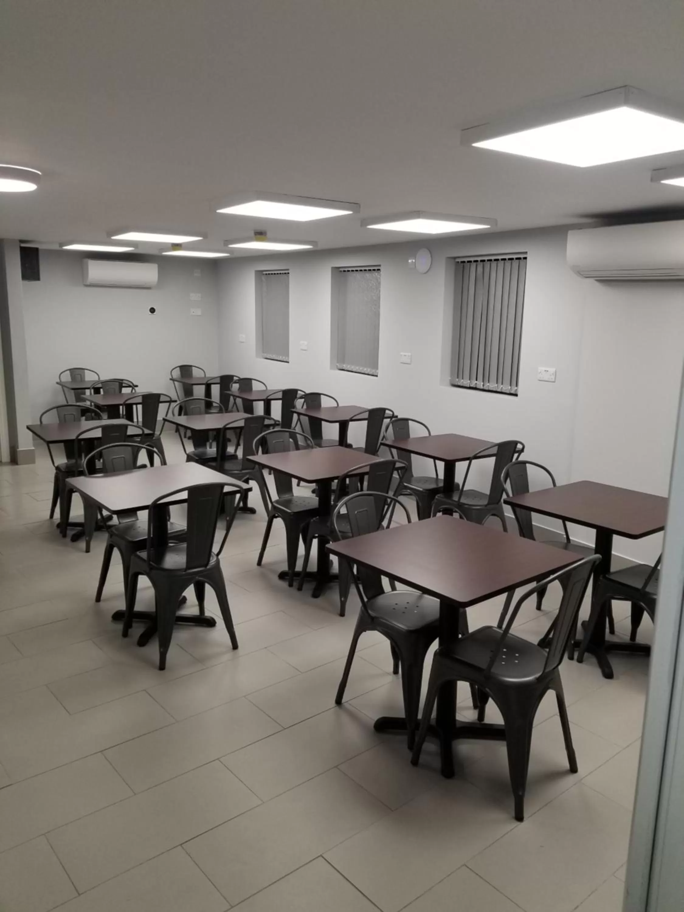 Restaurant/places to eat in Blue Sapphire Hotel