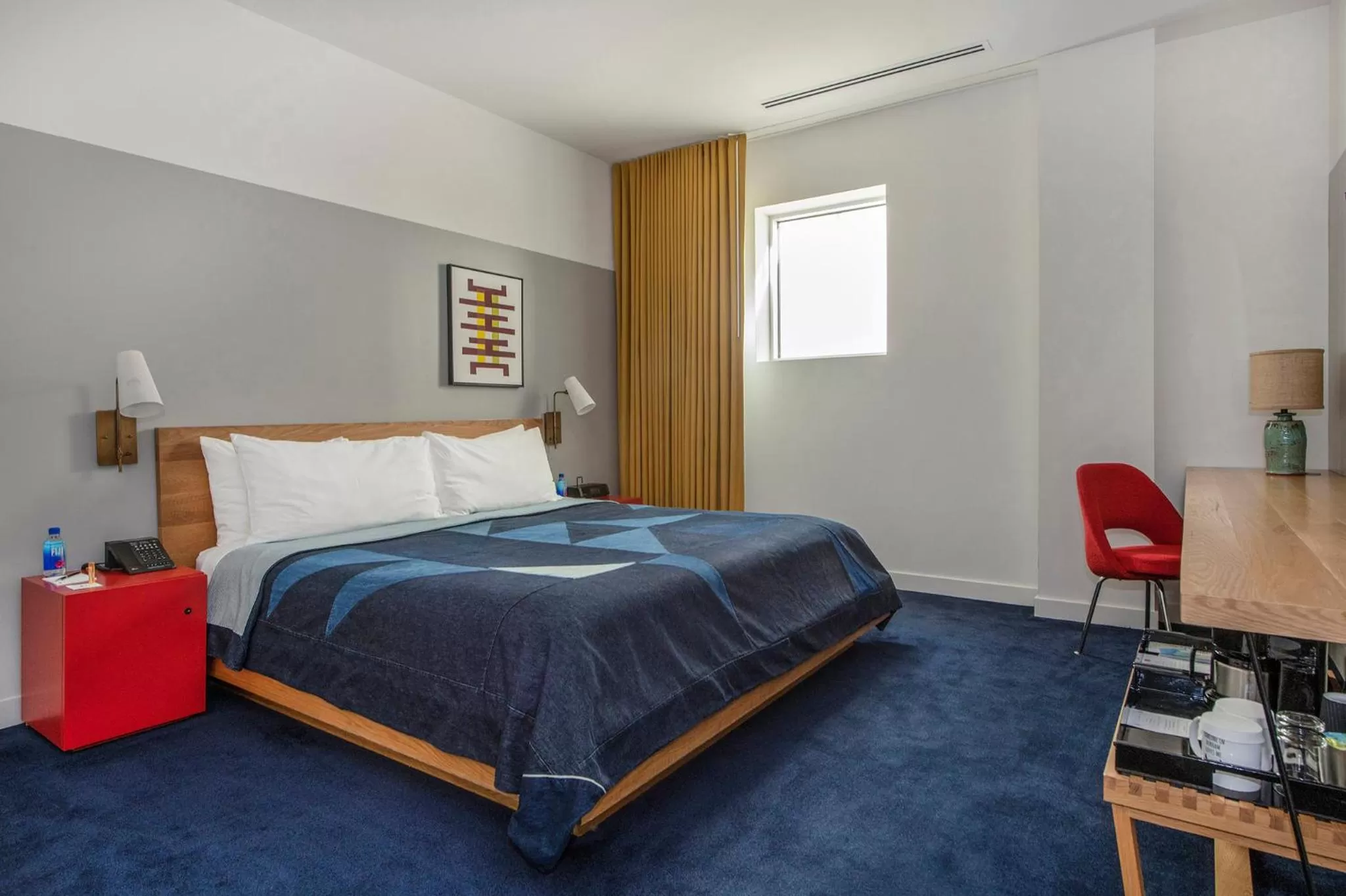 Photo of the whole room, Bed in The Durham Hotel