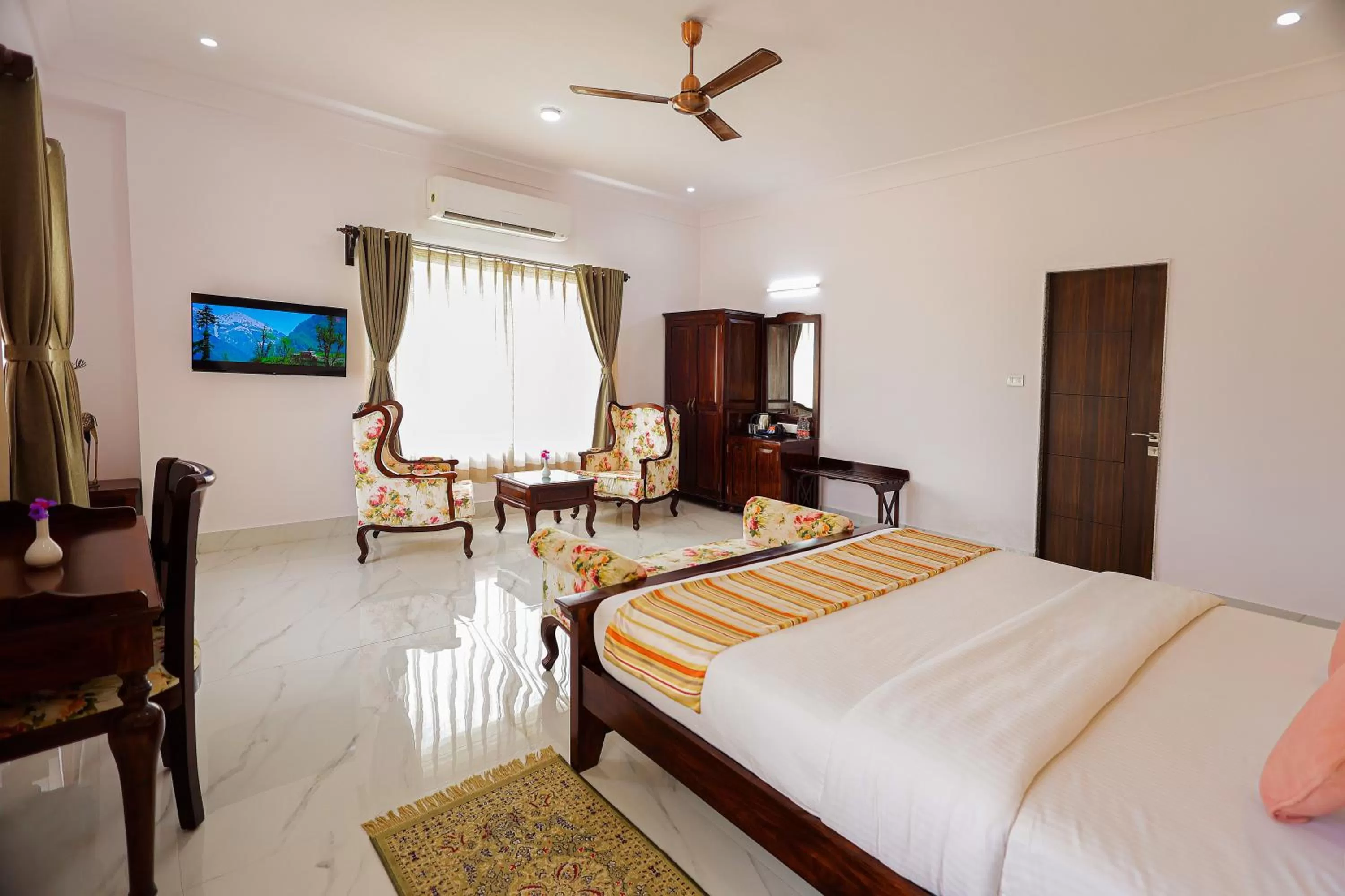 Bedroom in Revaas Lake View Boutique Stay