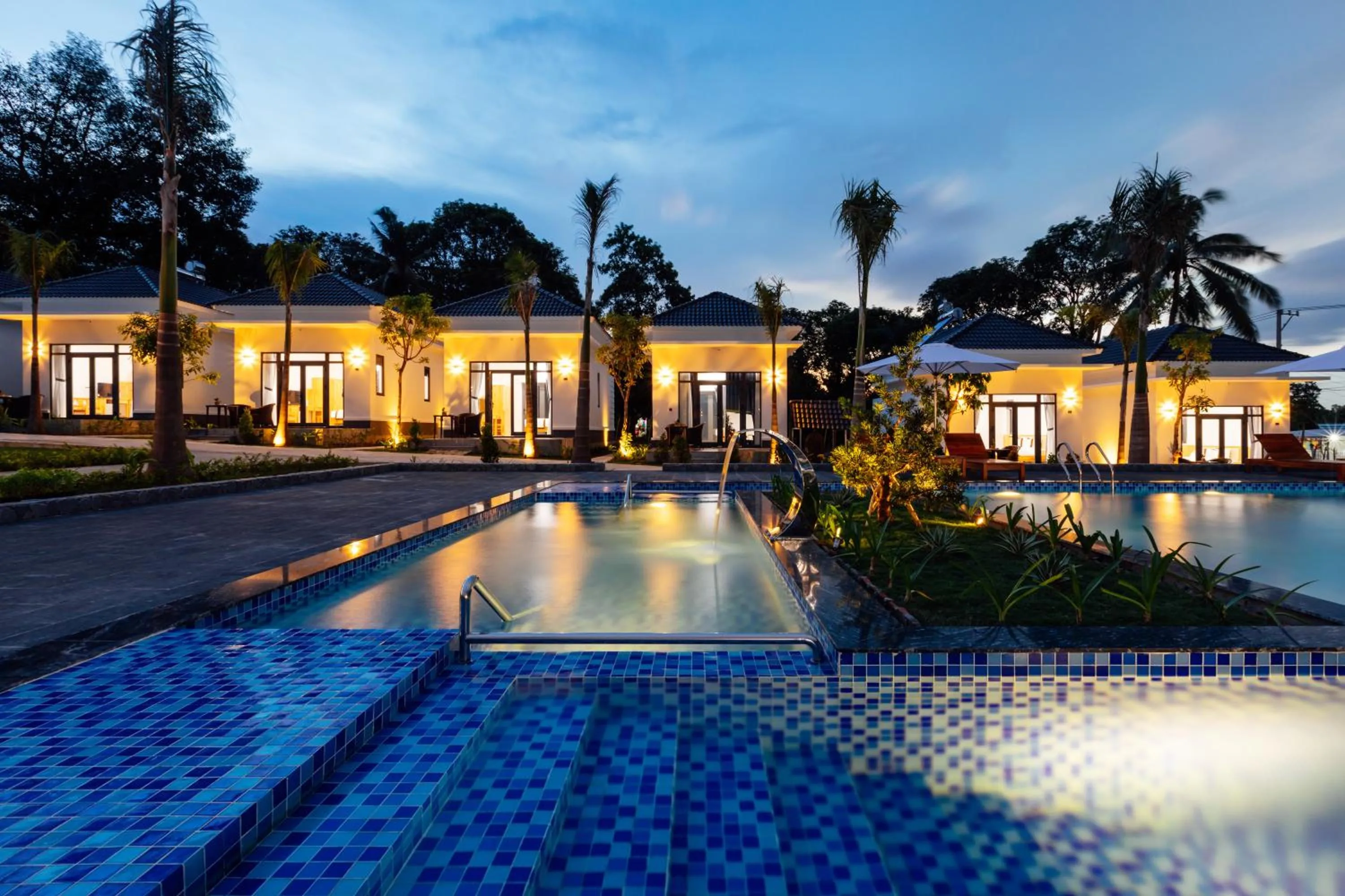 Swimming pool in Xuan Hien Resort - Sea Pearl Phu Quoc