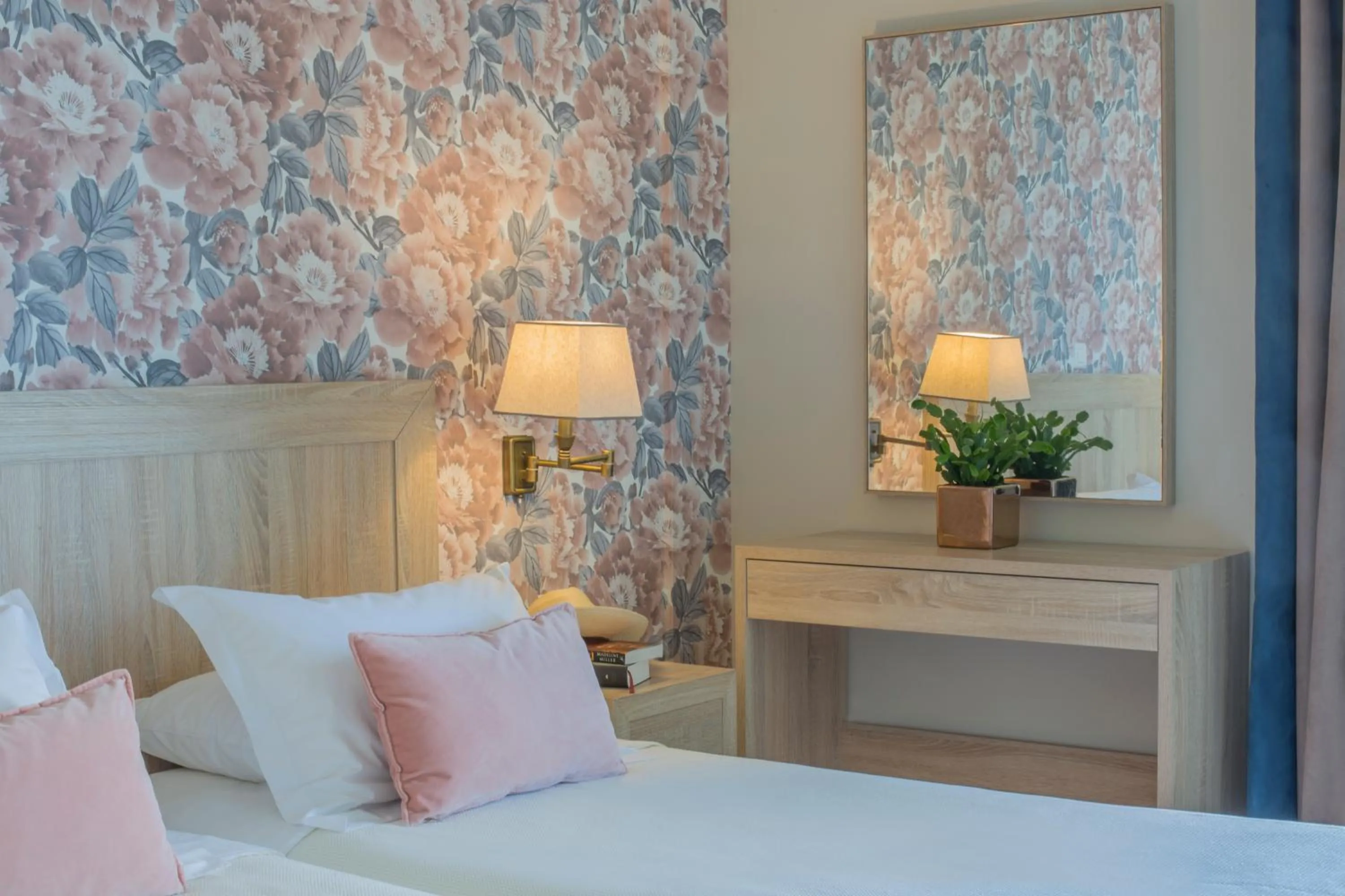 Bed in Delice Hotel - Family Apartments