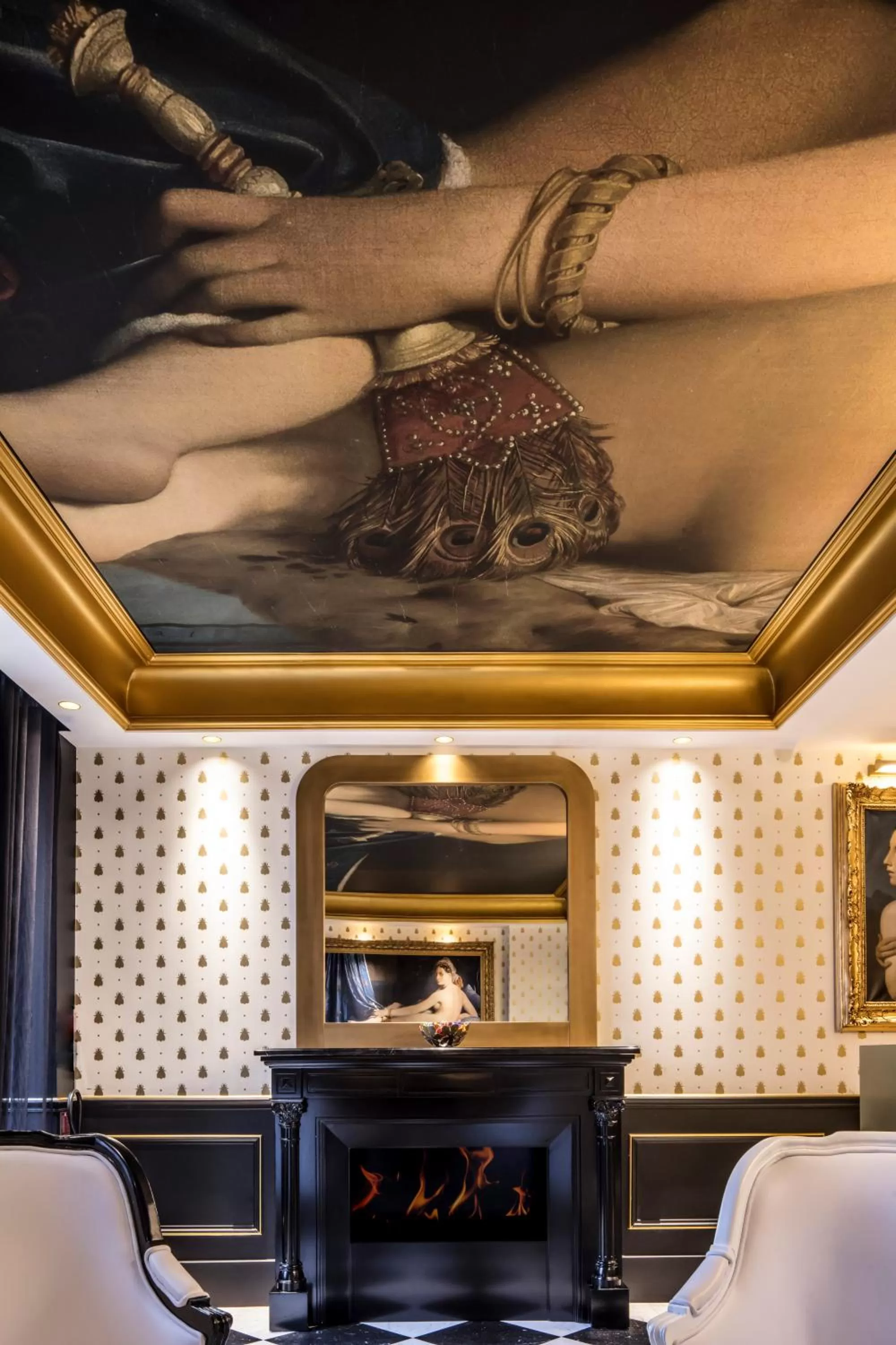 Seating area in Hotel Eiffel Petit Louvre