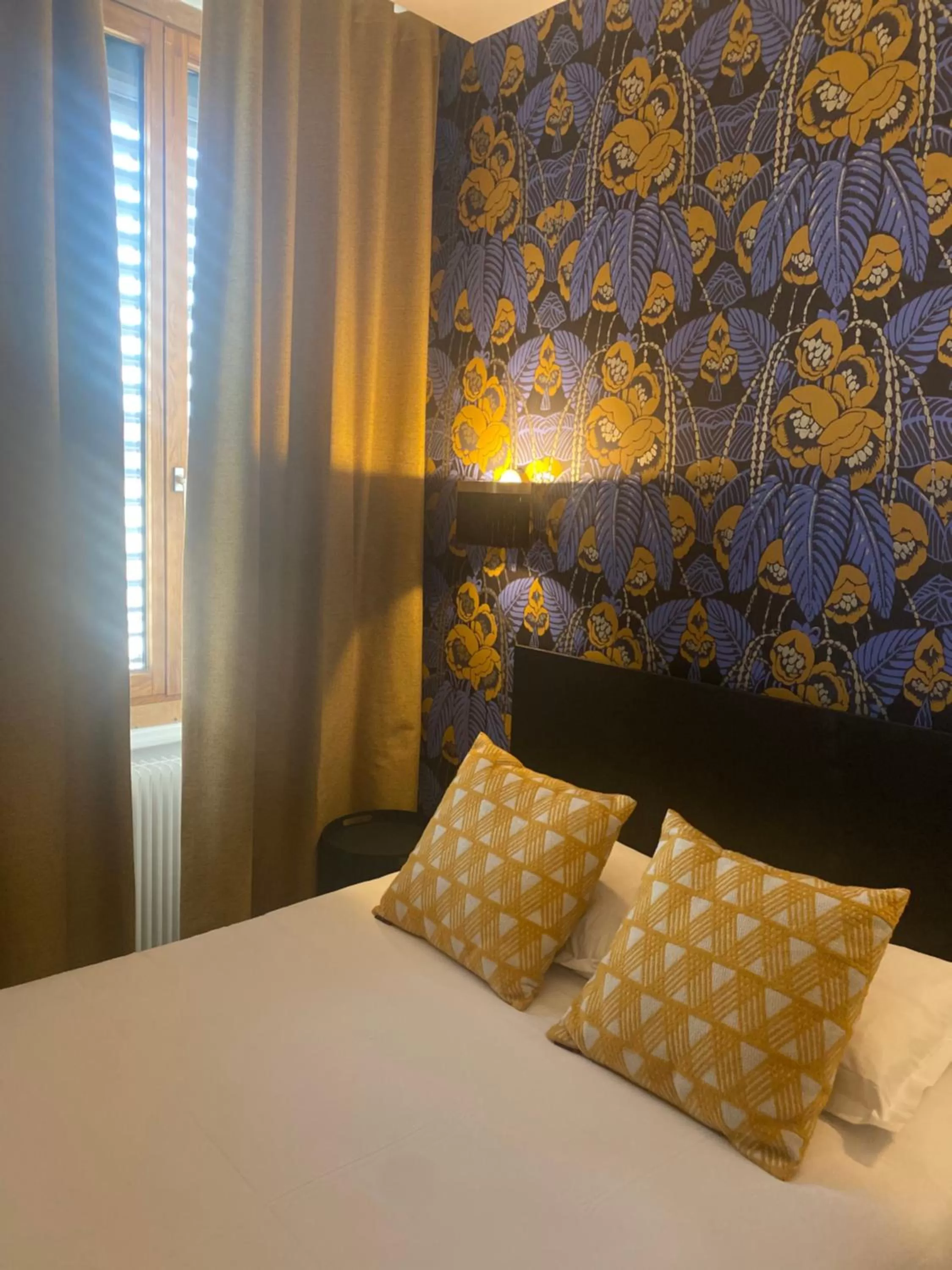 Bed in Grand Hotel De La Poste - Lyon Sud - Vienne