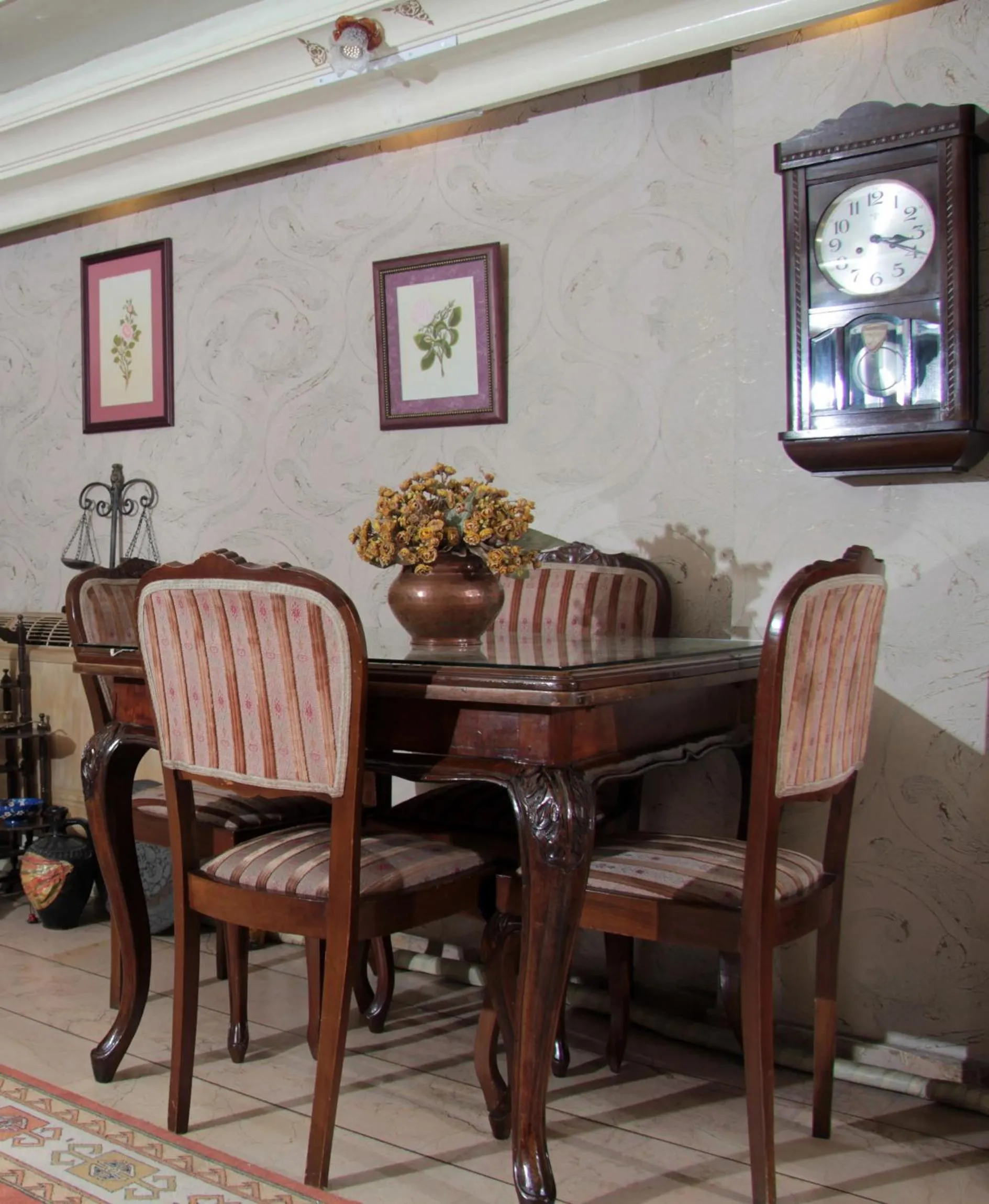 Restaurant/places to eat in Hotel Nezih Istanbul