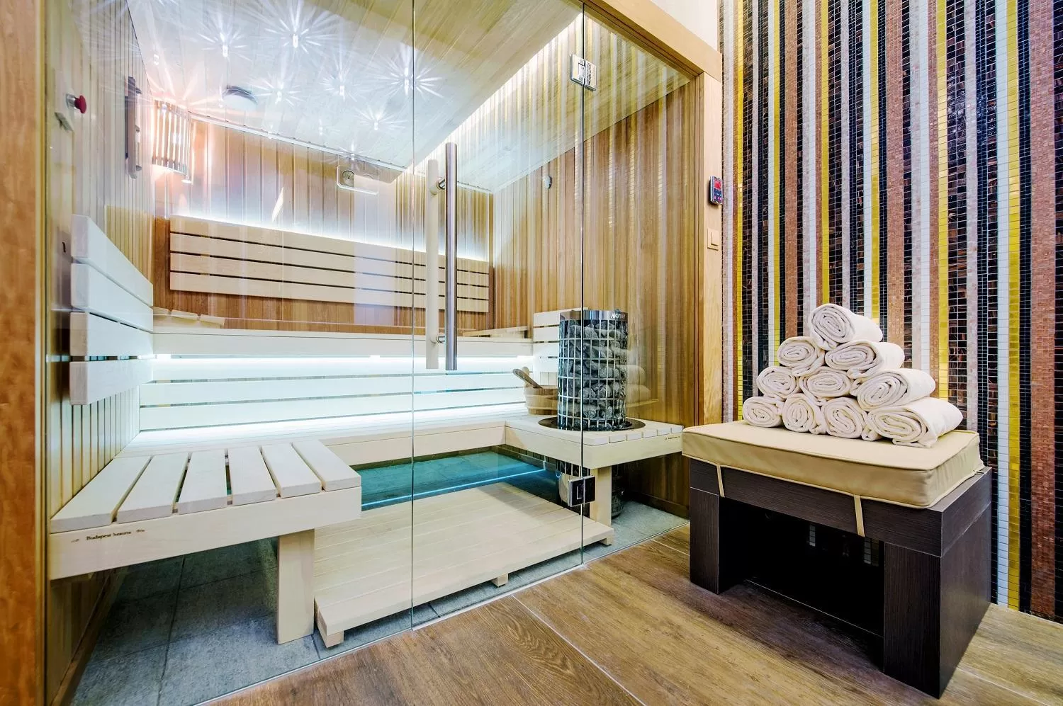 Sauna, Bed in Prestige Hotel Budapest