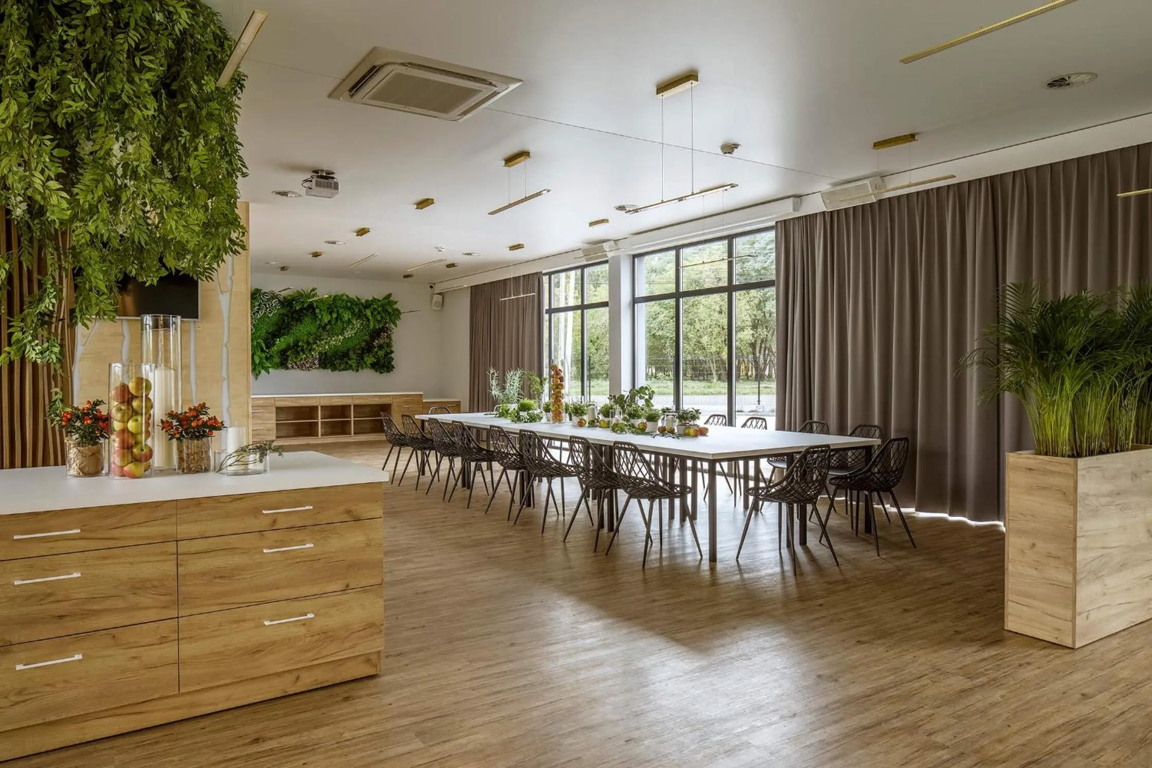 Restaurant/places to eat in Bloom Hotel Airport Okęcie