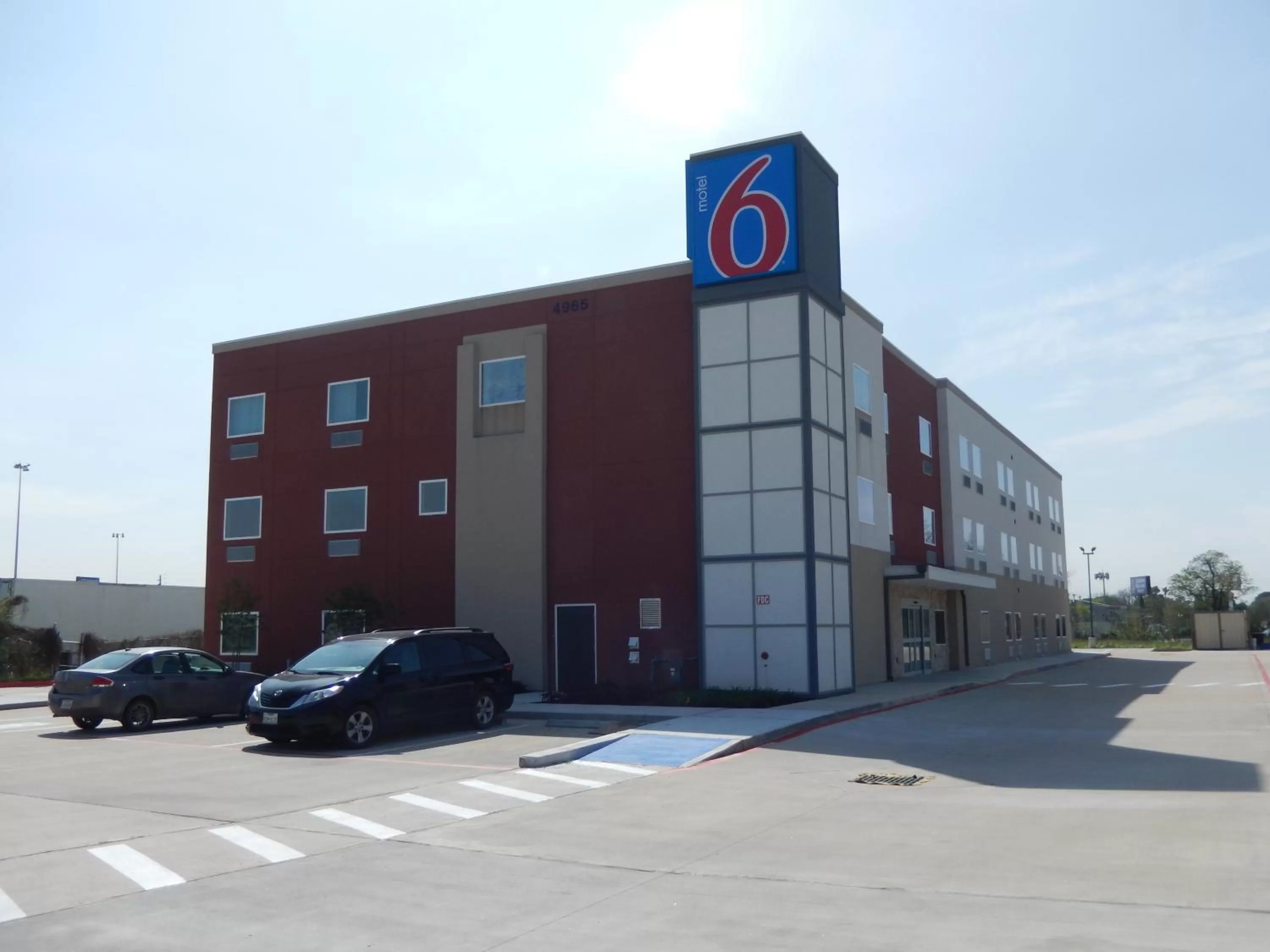 Facade/entrance in Motel 6-Houston, TX - Downtown North
