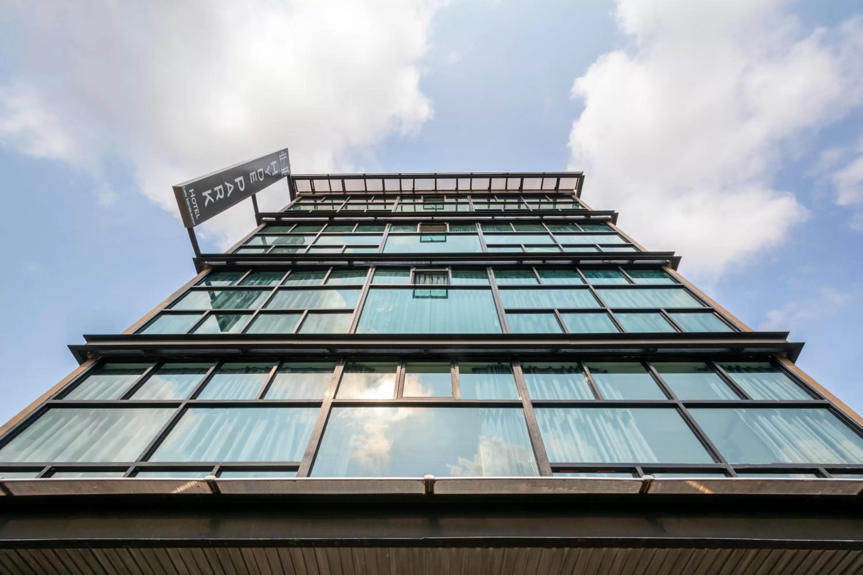 Property building in Hyde Park Hotel Bangkok