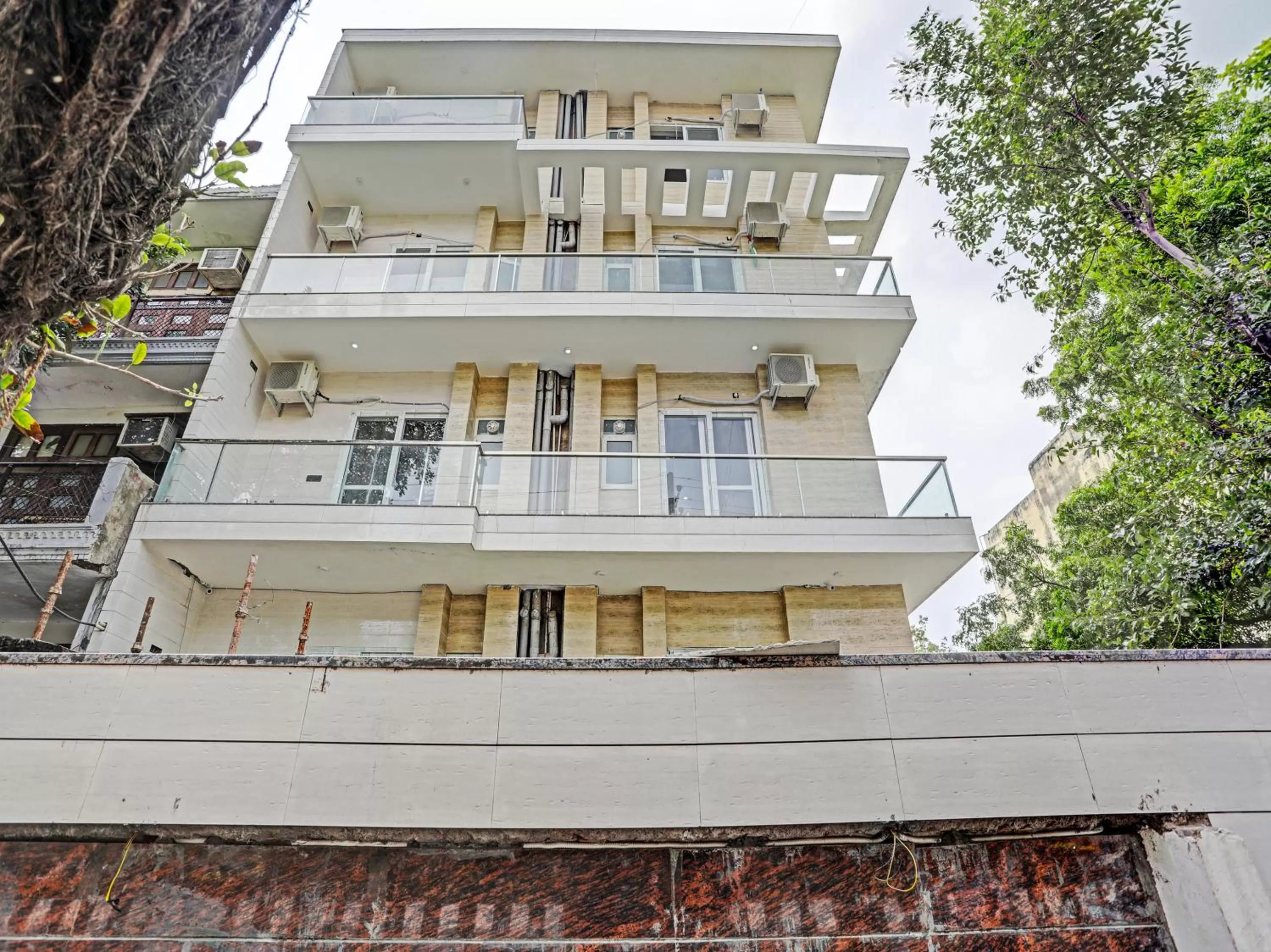 Property Building in Hotel Golden Admire - Couple Friendly Hotel Noida Sector - 56