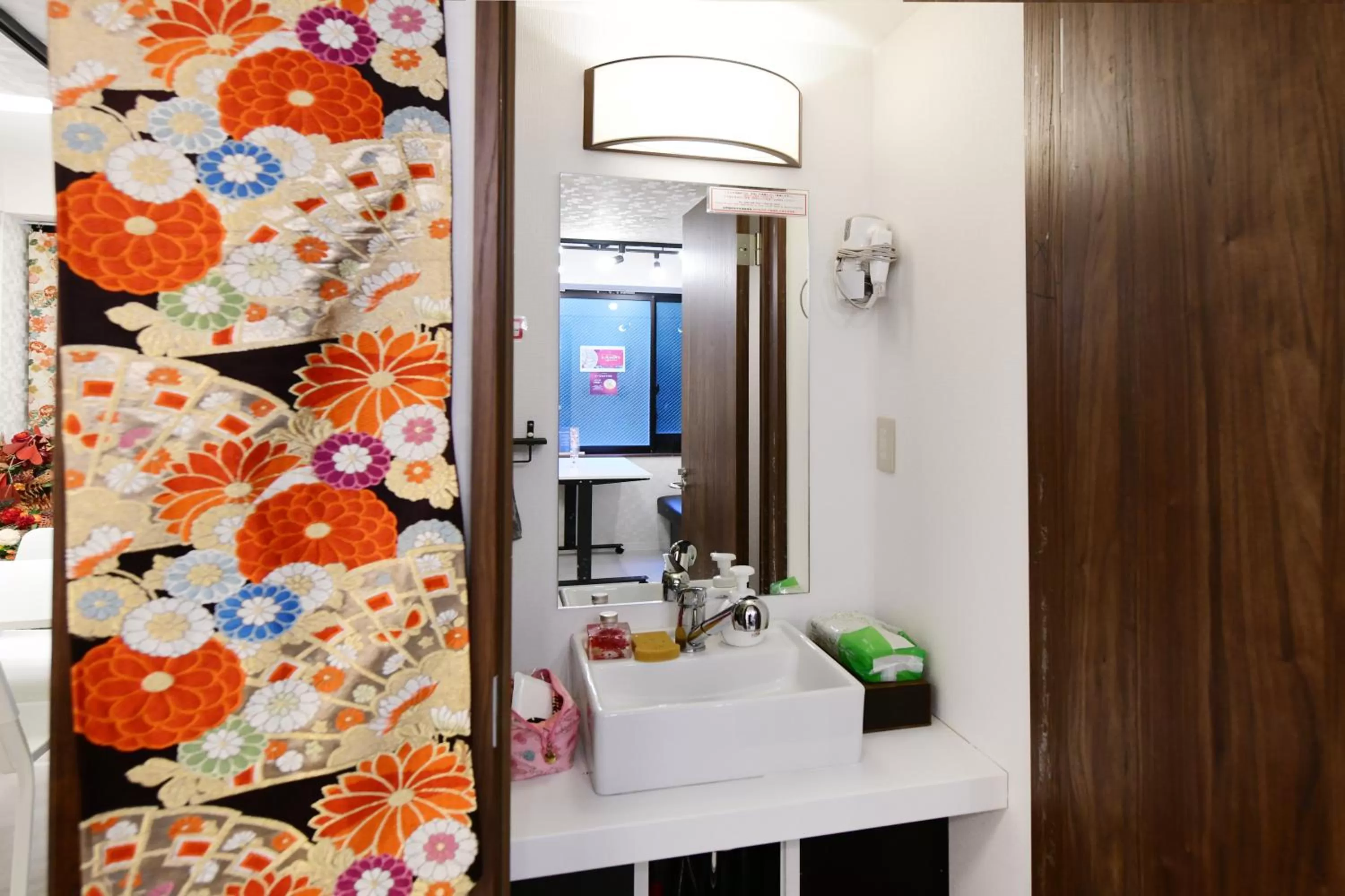 無料wi-fi JING HOUSE 秋葉原 電動自転車レンタル