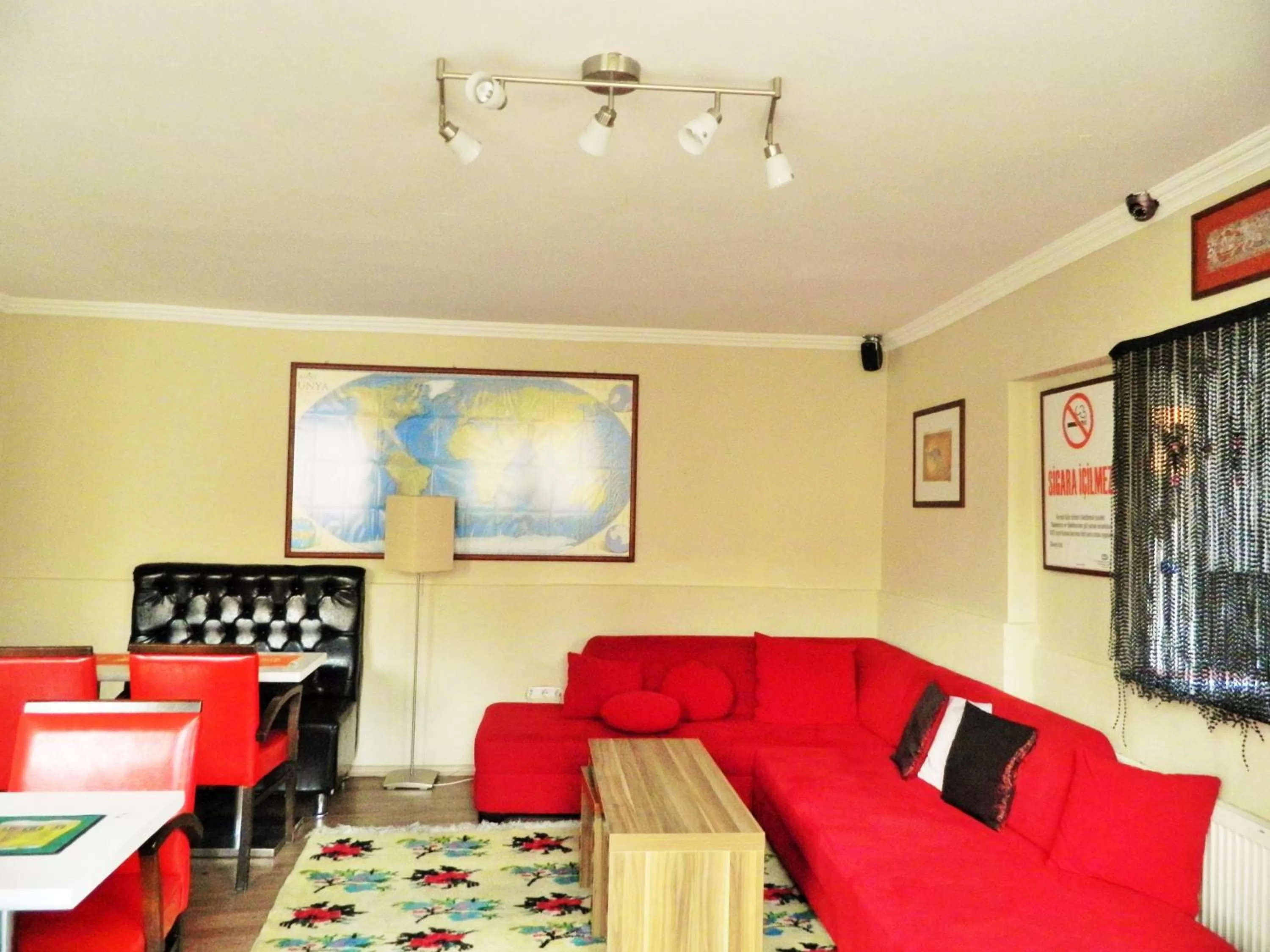 Lobby or reception in Hotel Crowded House