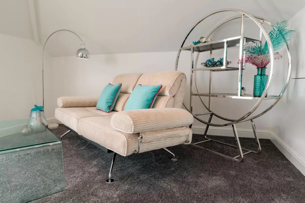 Seating area in Park Manor Hotel