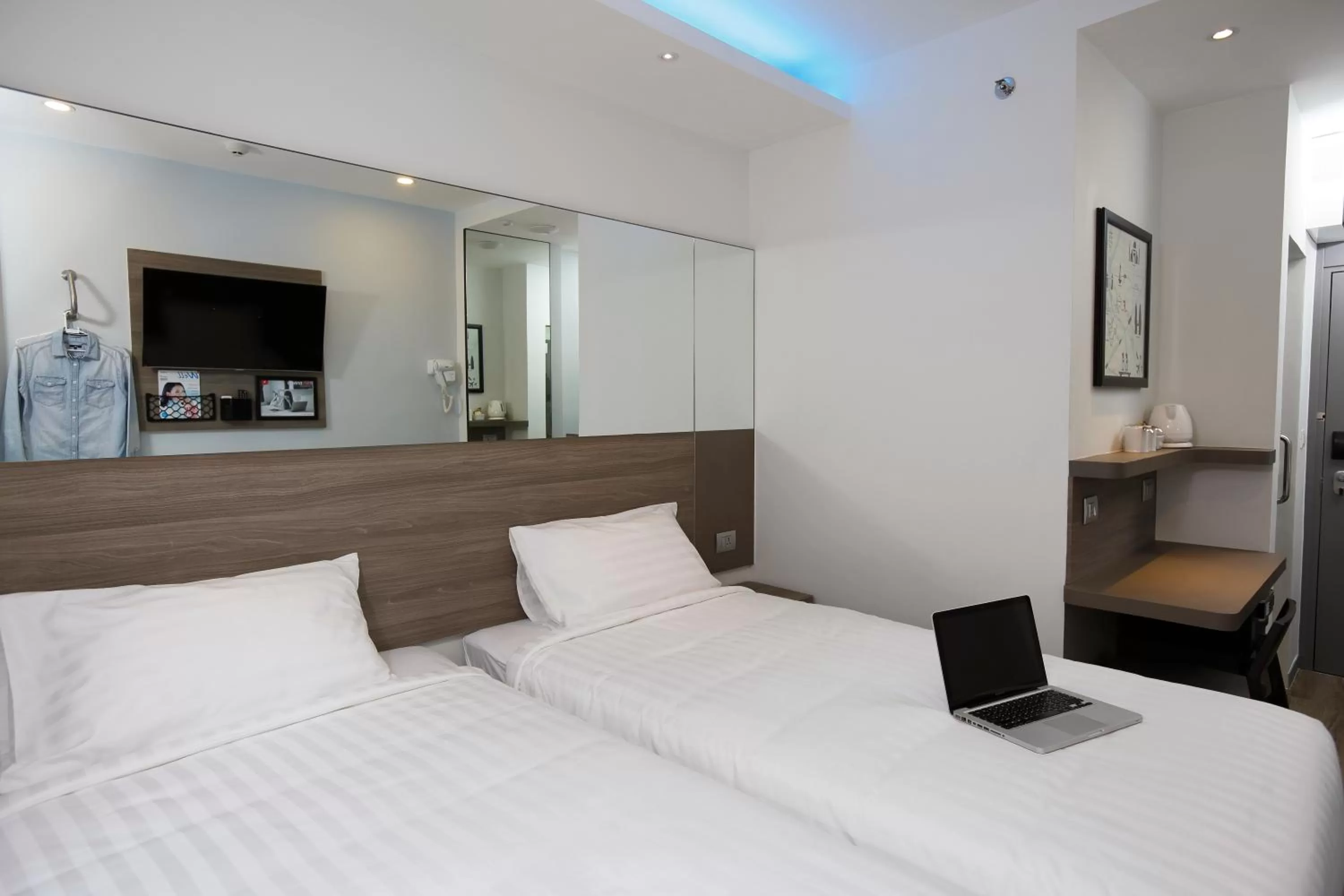 Bed in Red Planet Manila Binondo