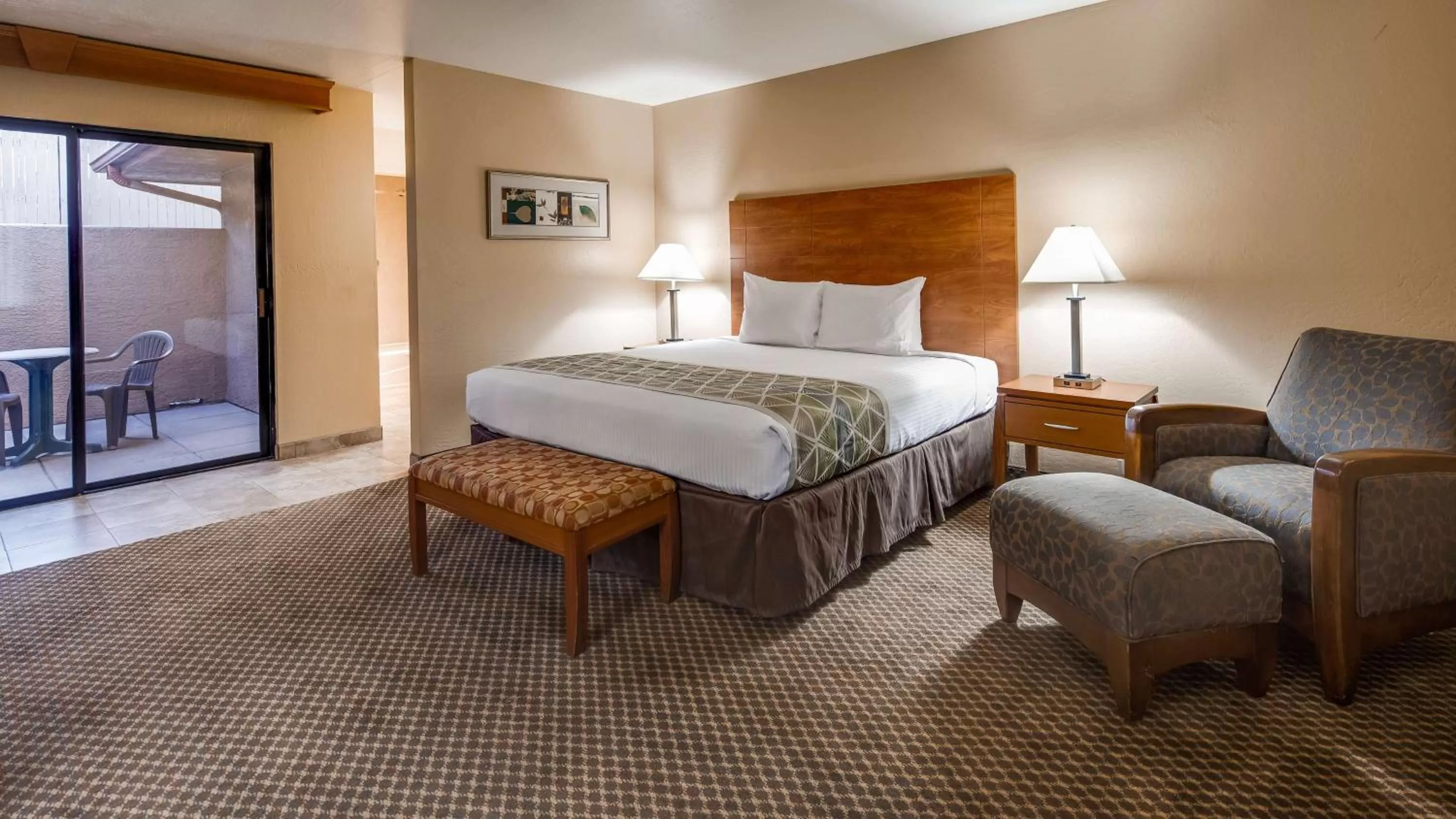 King Suite - Adults Only - Mobility Accessible - No Pets - Non-Smoking in Best Western Cottonwood Inn