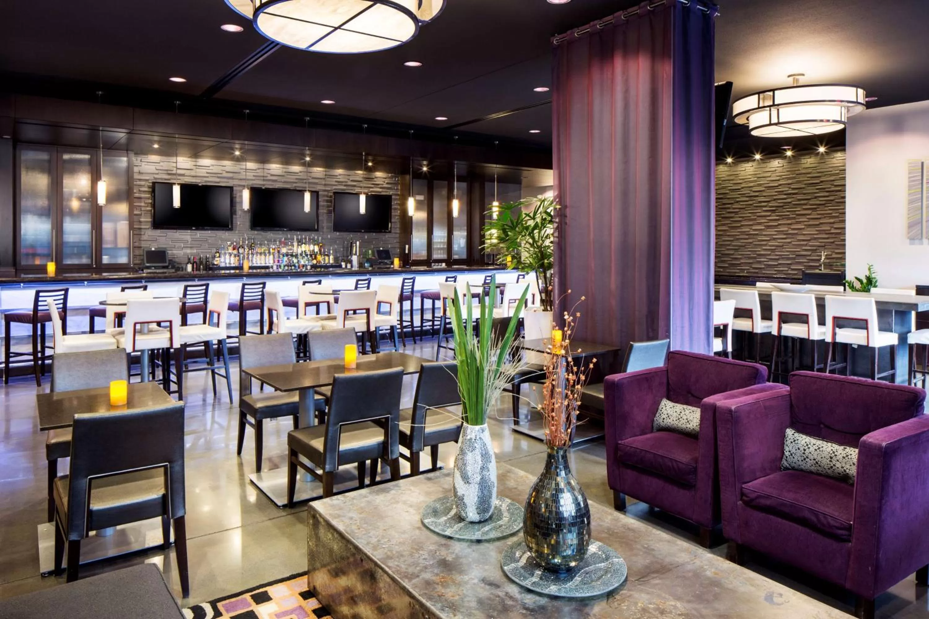 Restaurant/places to eat in Hyatt House Charlotte Center City