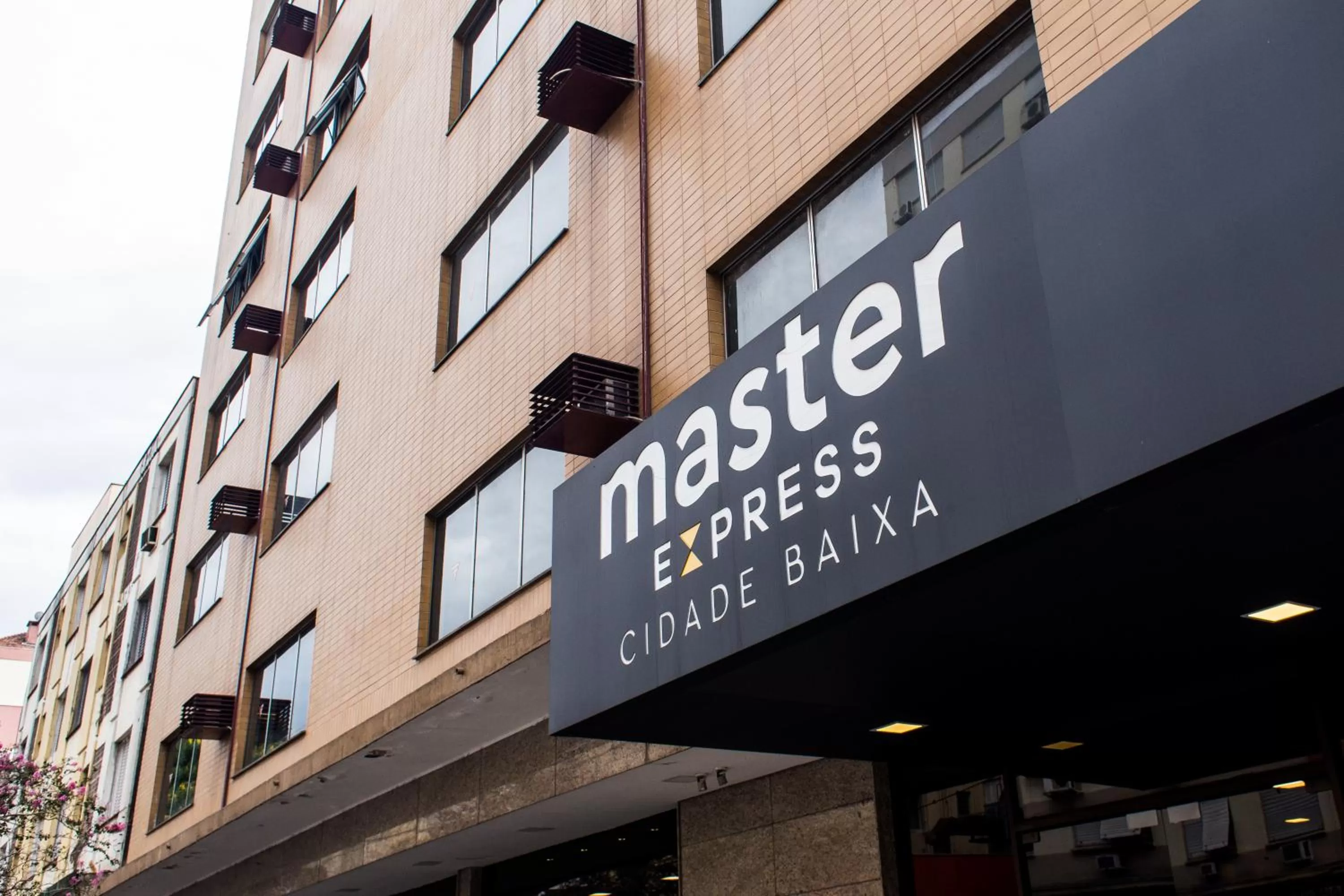 Facade/entrance in Master Express Cidade Baixa - Próximo ao Araujo Viana, UFRGS e Santa Casa