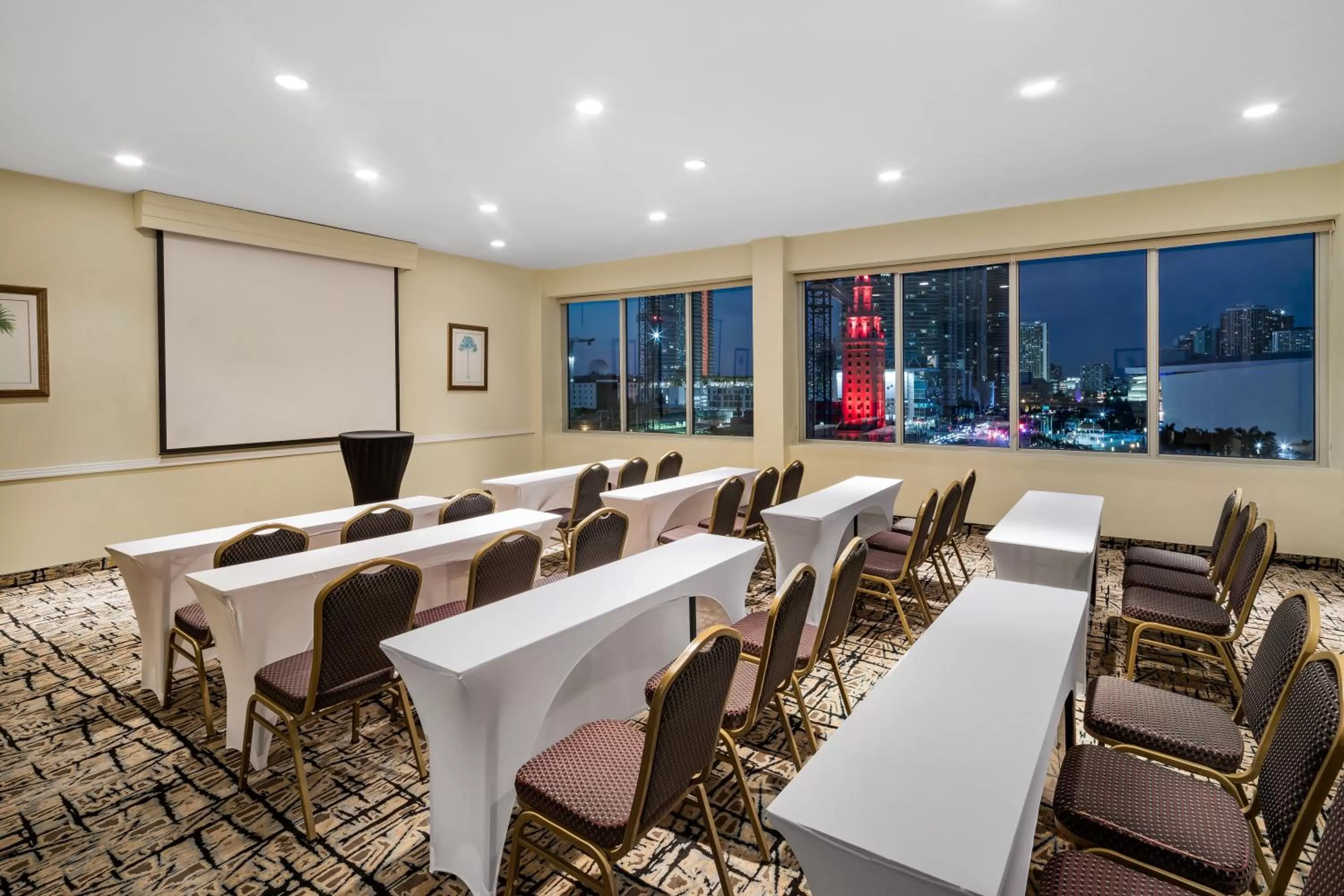 Meeting/conference room in Holiday Inn Hotel Port of Miami-Downtown by IHG