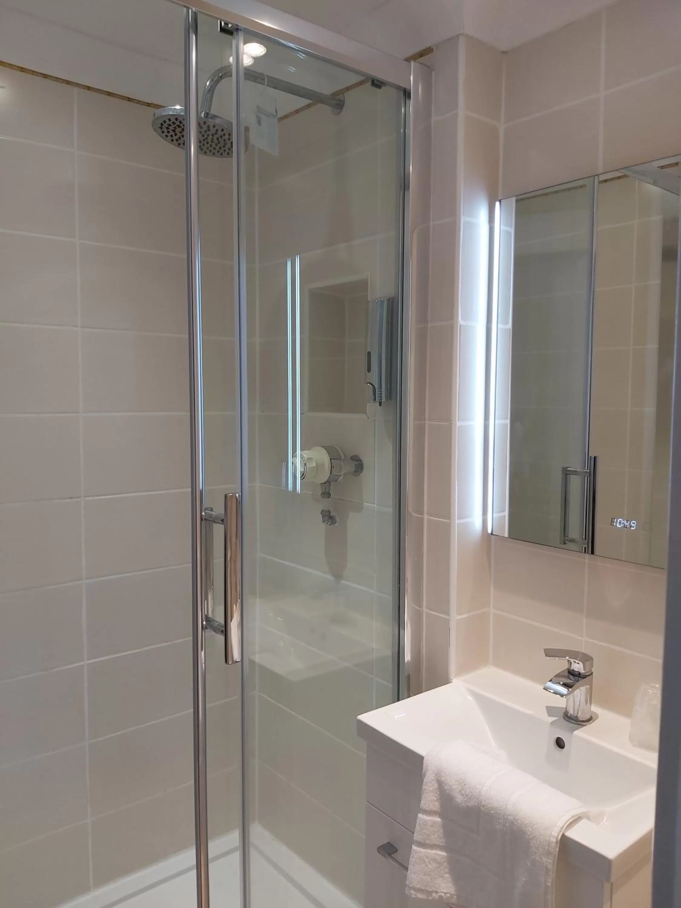 Bathroom in The Winnock Hotel