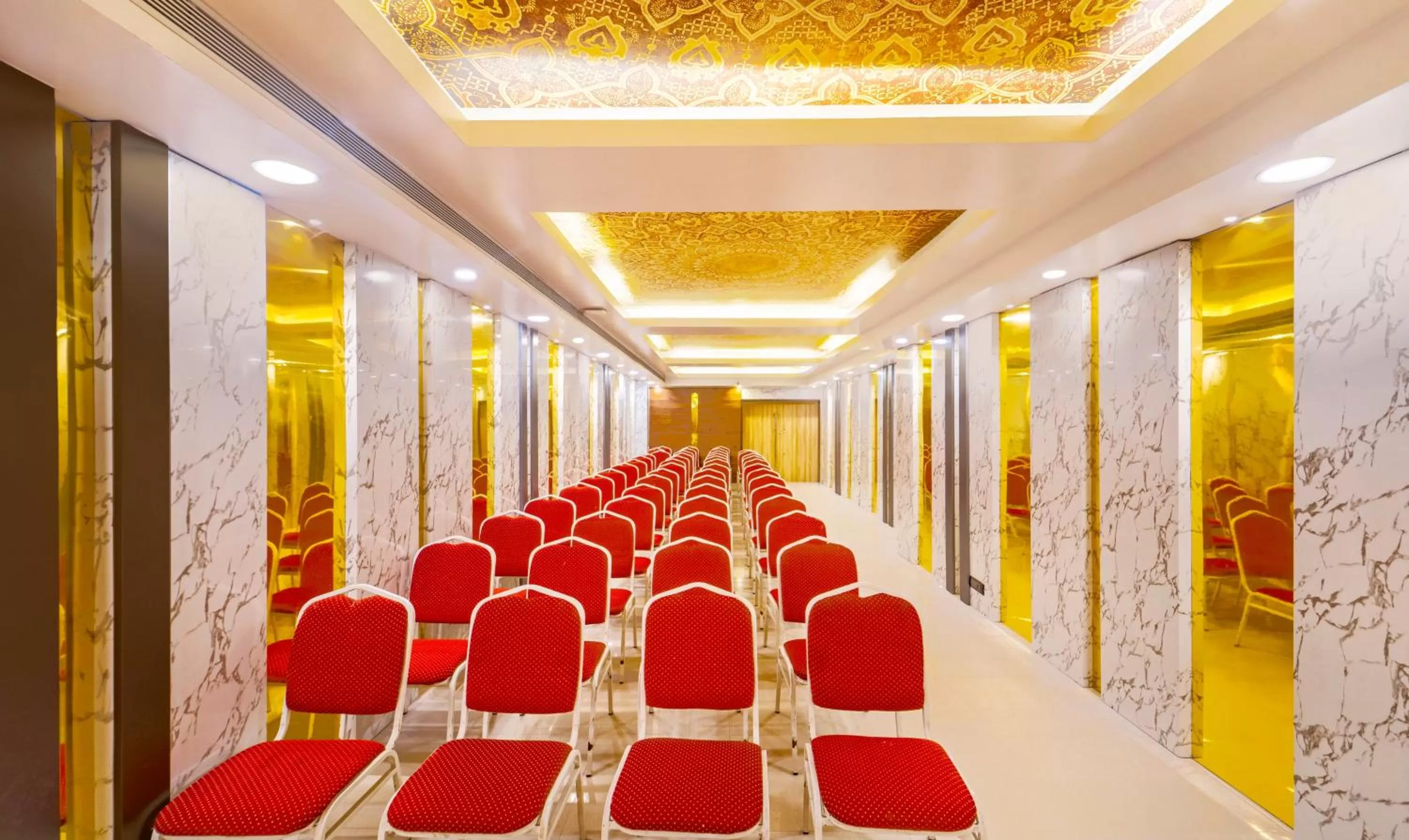 Banquet/Function facilities in Treebo Golden Swan Pammal