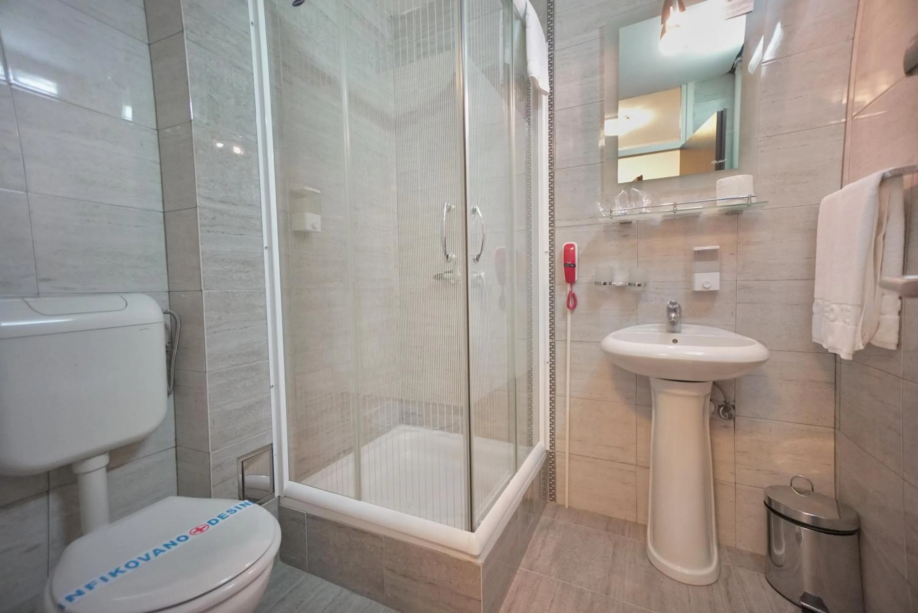 Shower in Hotel Srbija-FREE PARKING
