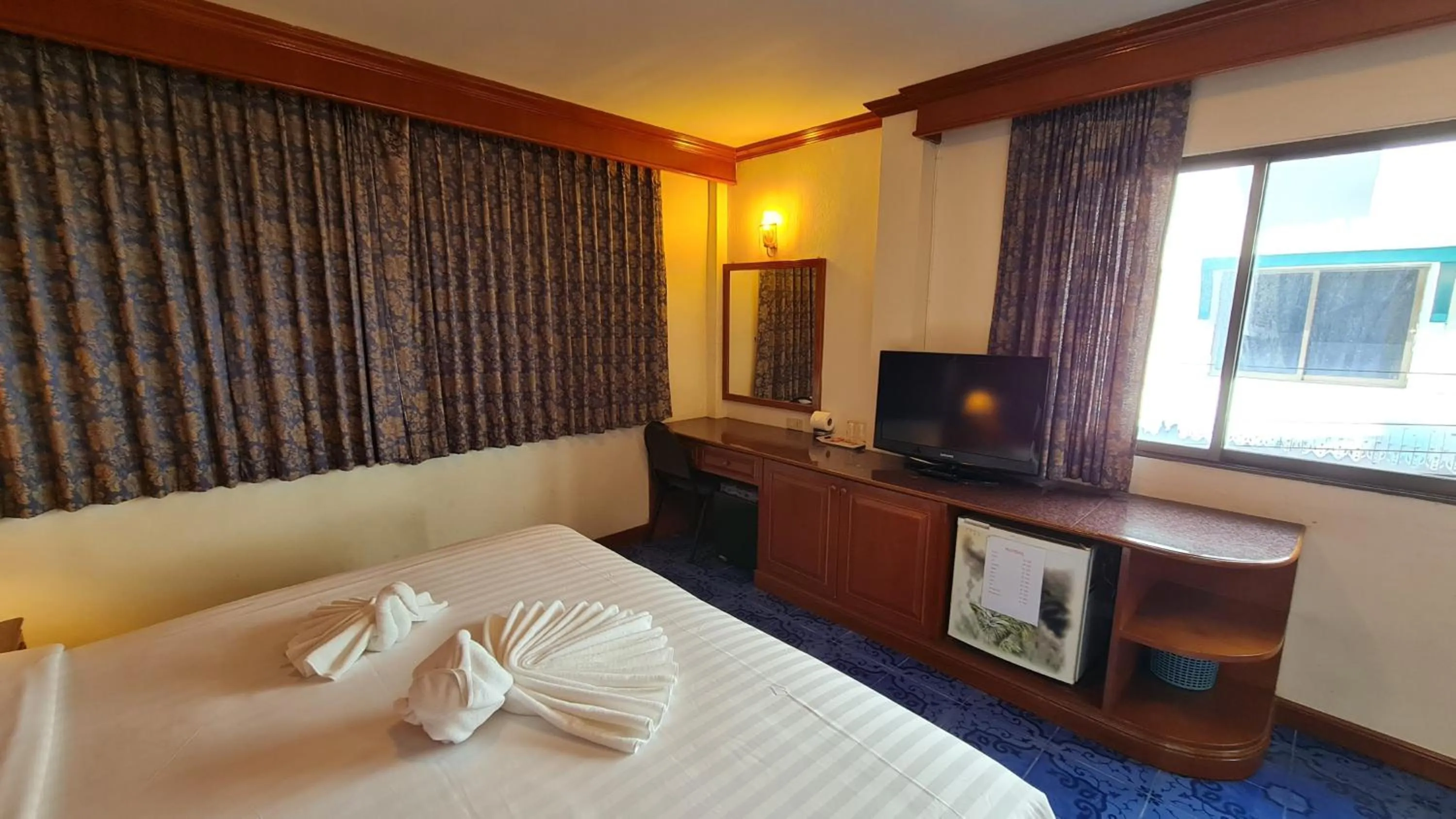 TV and multimedia, Bed in Vech Guesthouse Patong