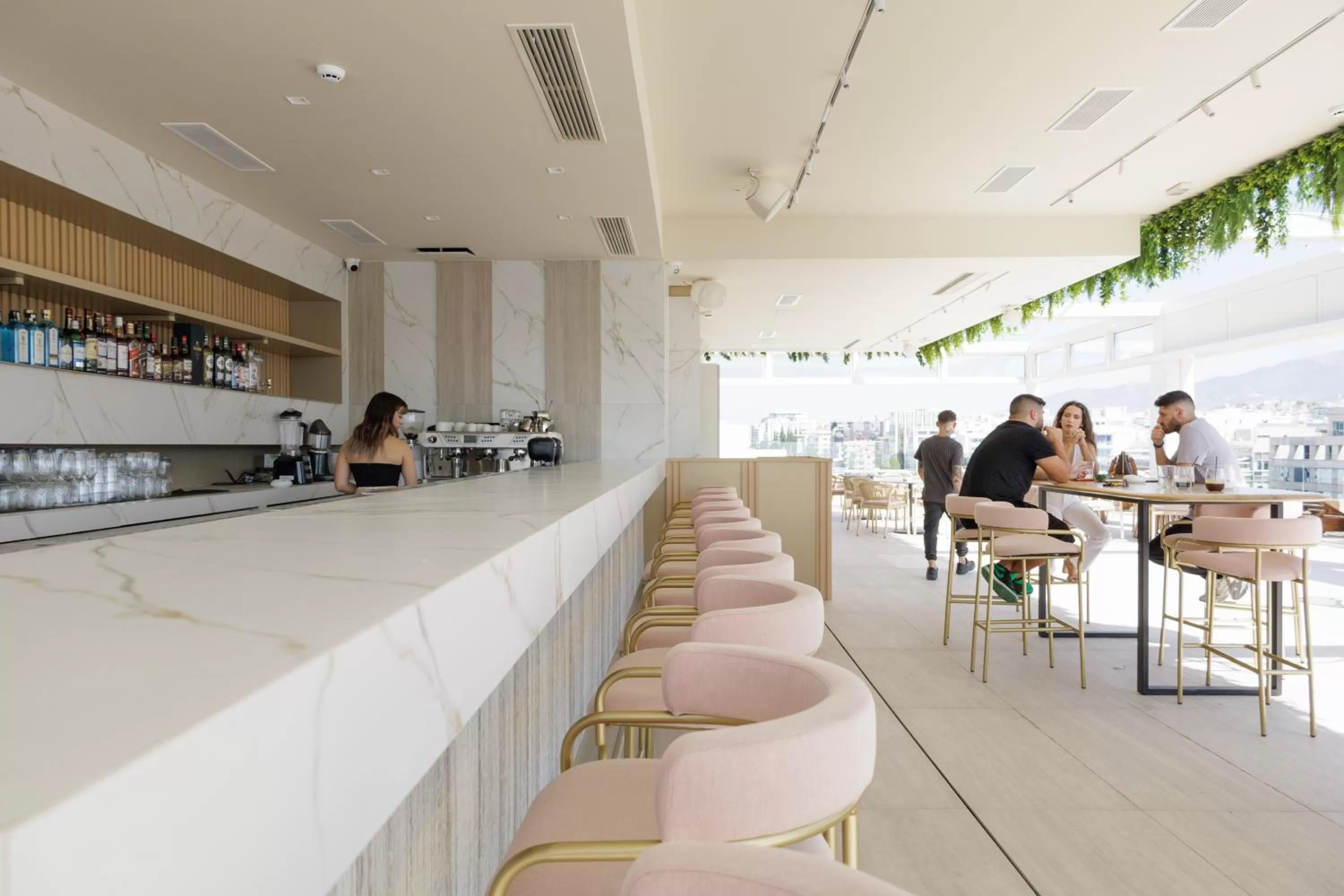 Restaurant/Places to Eat in LUX&EASY Signature Syngrou 234