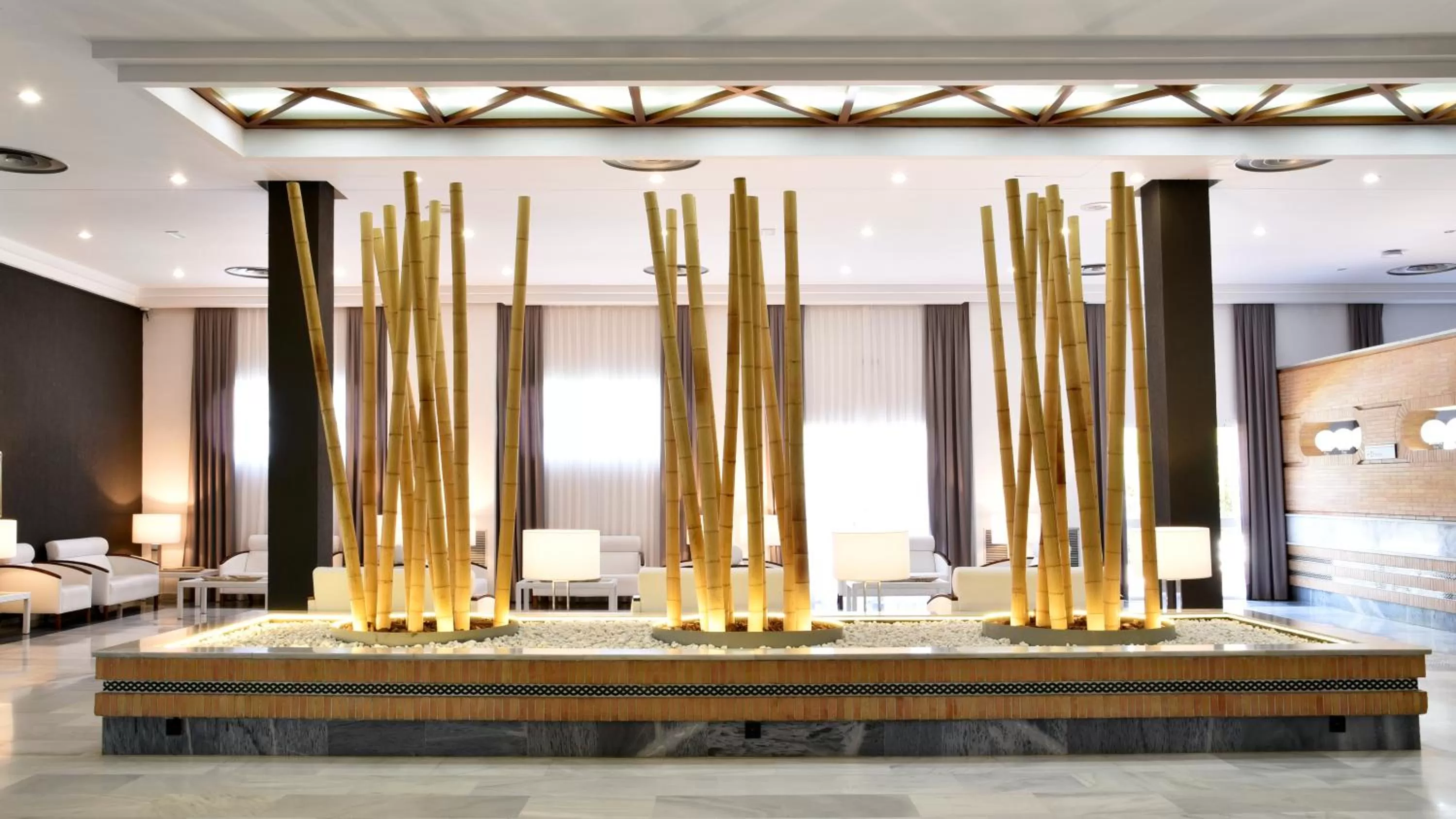 Lobby or reception in Hotel TRH La Motilla