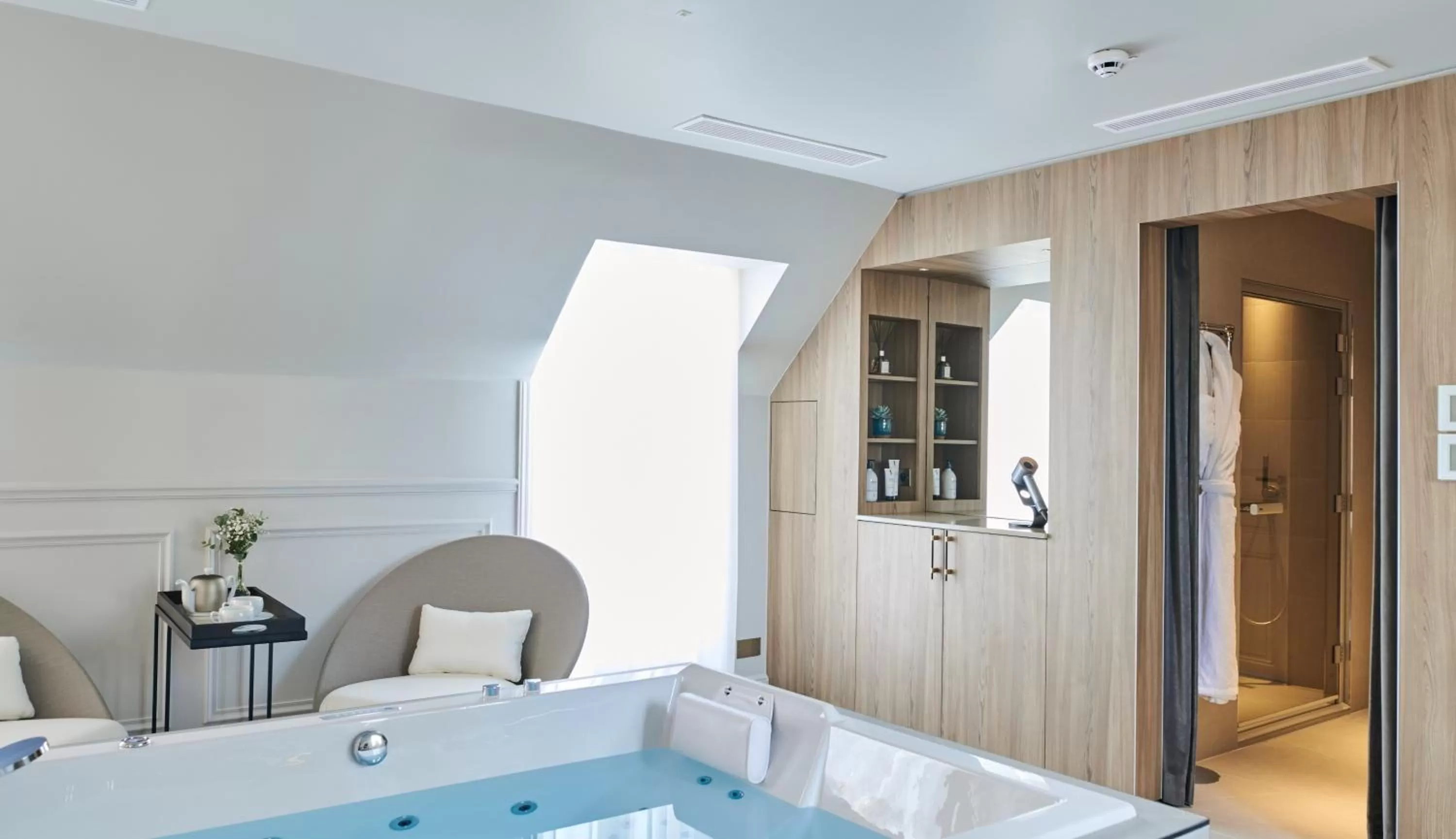 Sauna, Bathroom in Hôtel Lancaster Paris Champs-Elysées