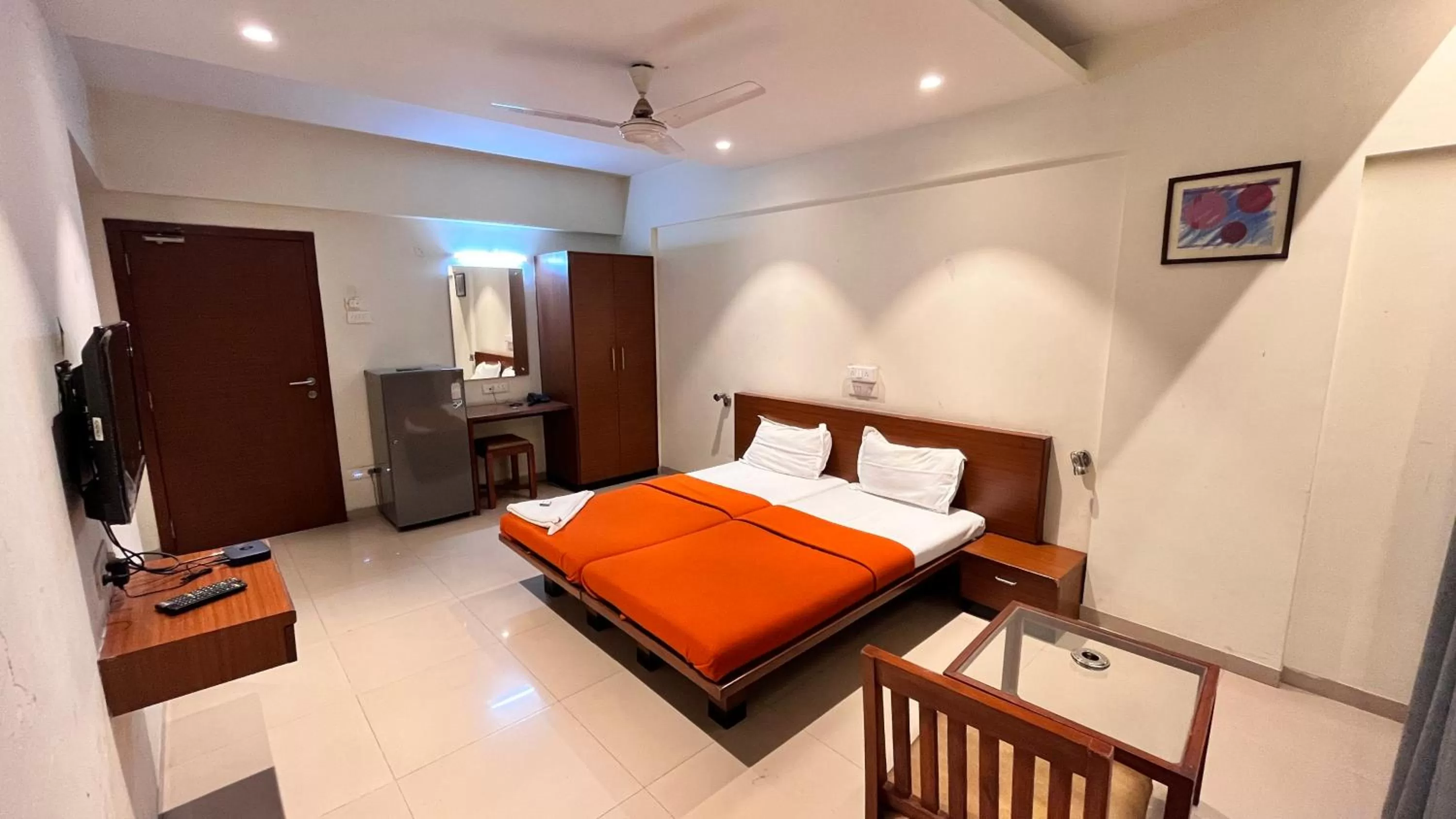 Bed in Hotel Sumanchandra Suites