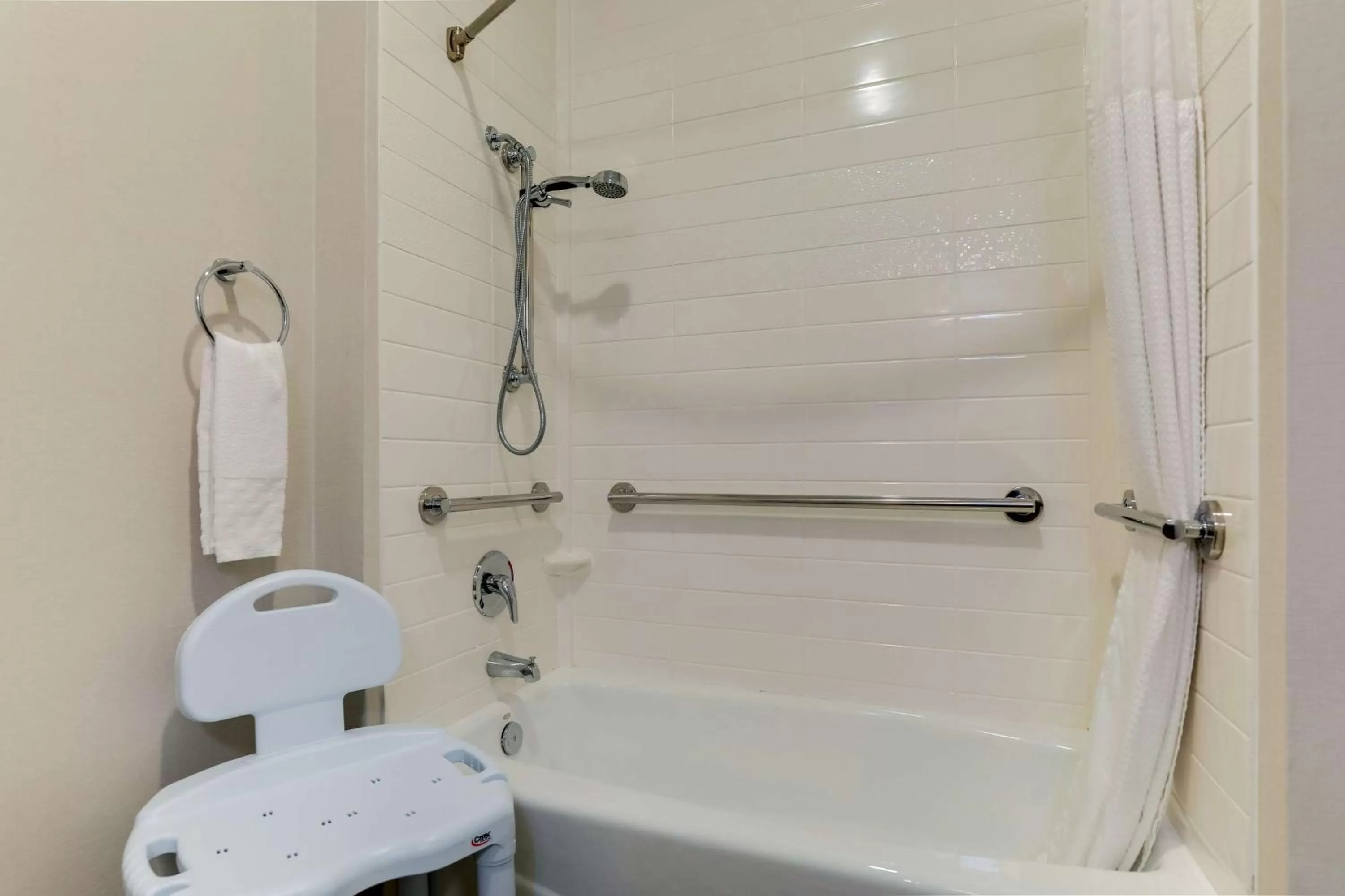 King Room with Mobility Accessible Tub in Best Western Plus Riata Hotel