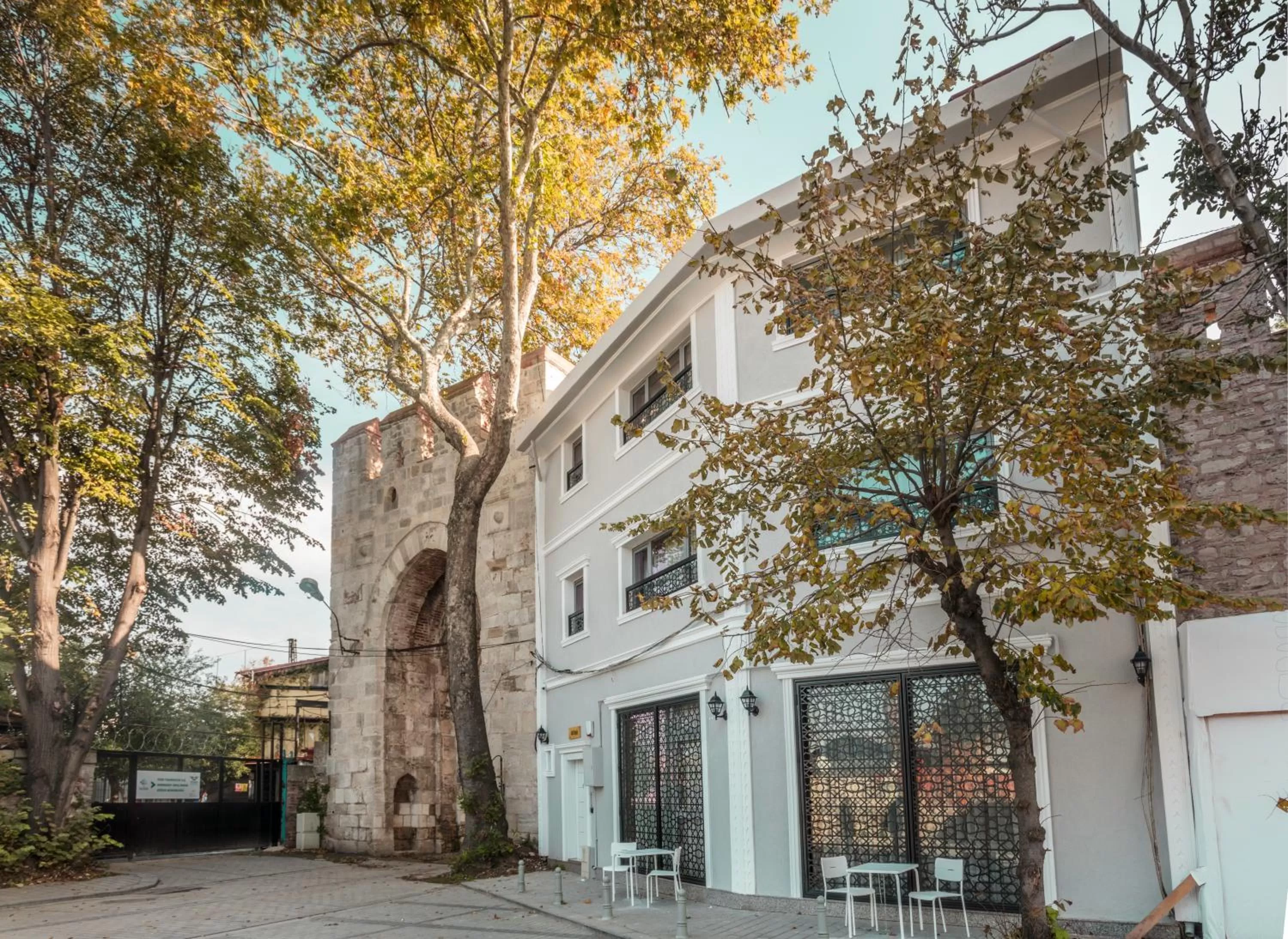 Property building in Şehir Hotel Old City