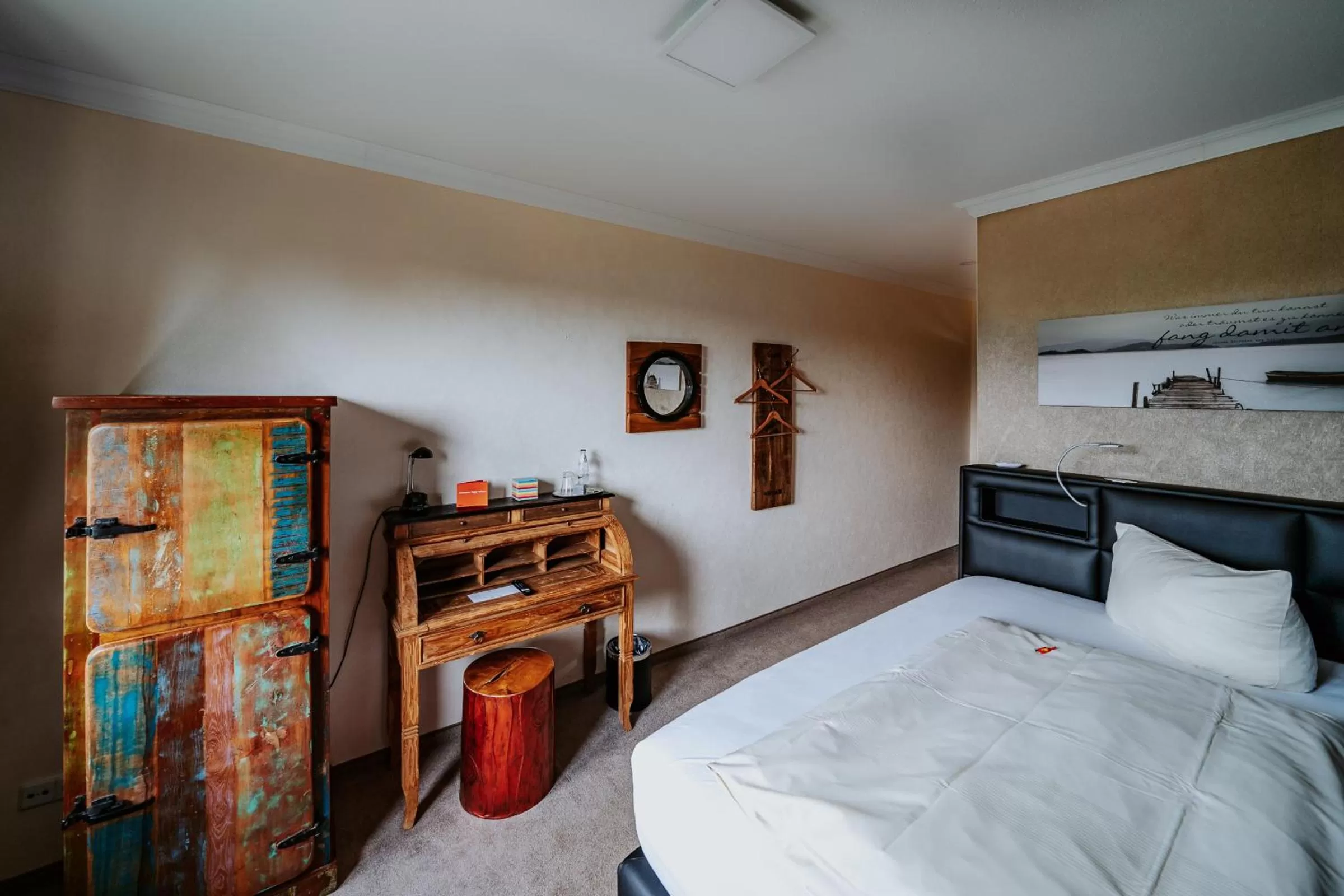 Photo of the whole room, Bed in RobrookS Hotel Garni