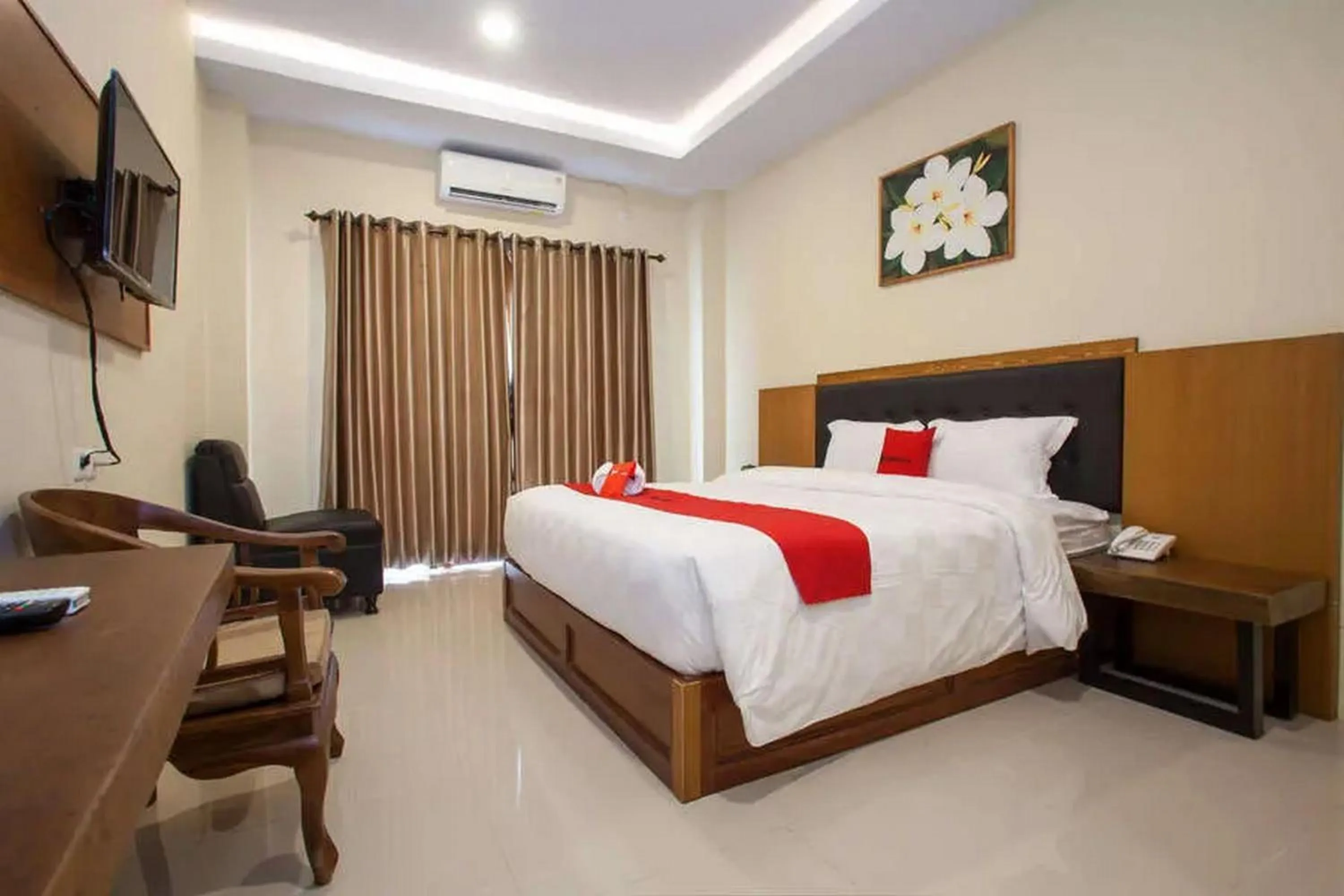 Bed in RedDoorz Premium @ Jalan Cengkeh Malang
