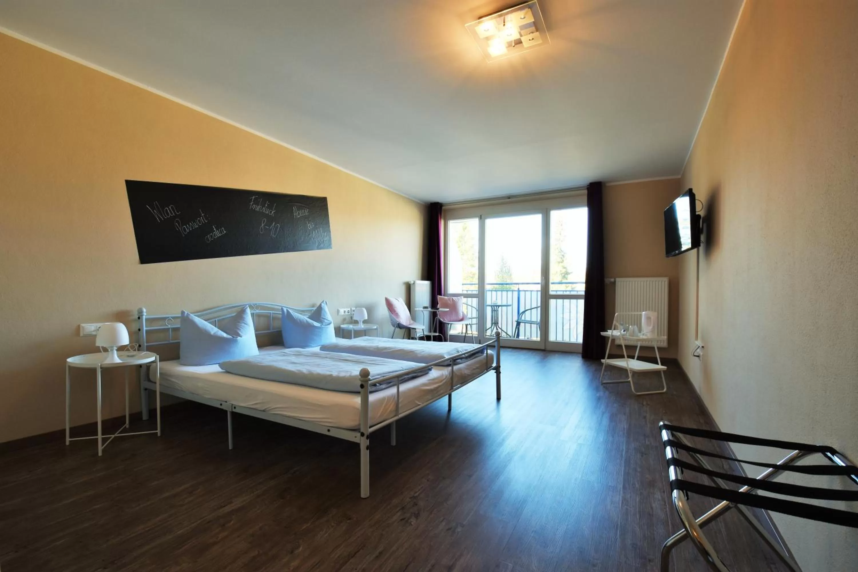 Photo of the whole room in Motel Füssen im Allgäu