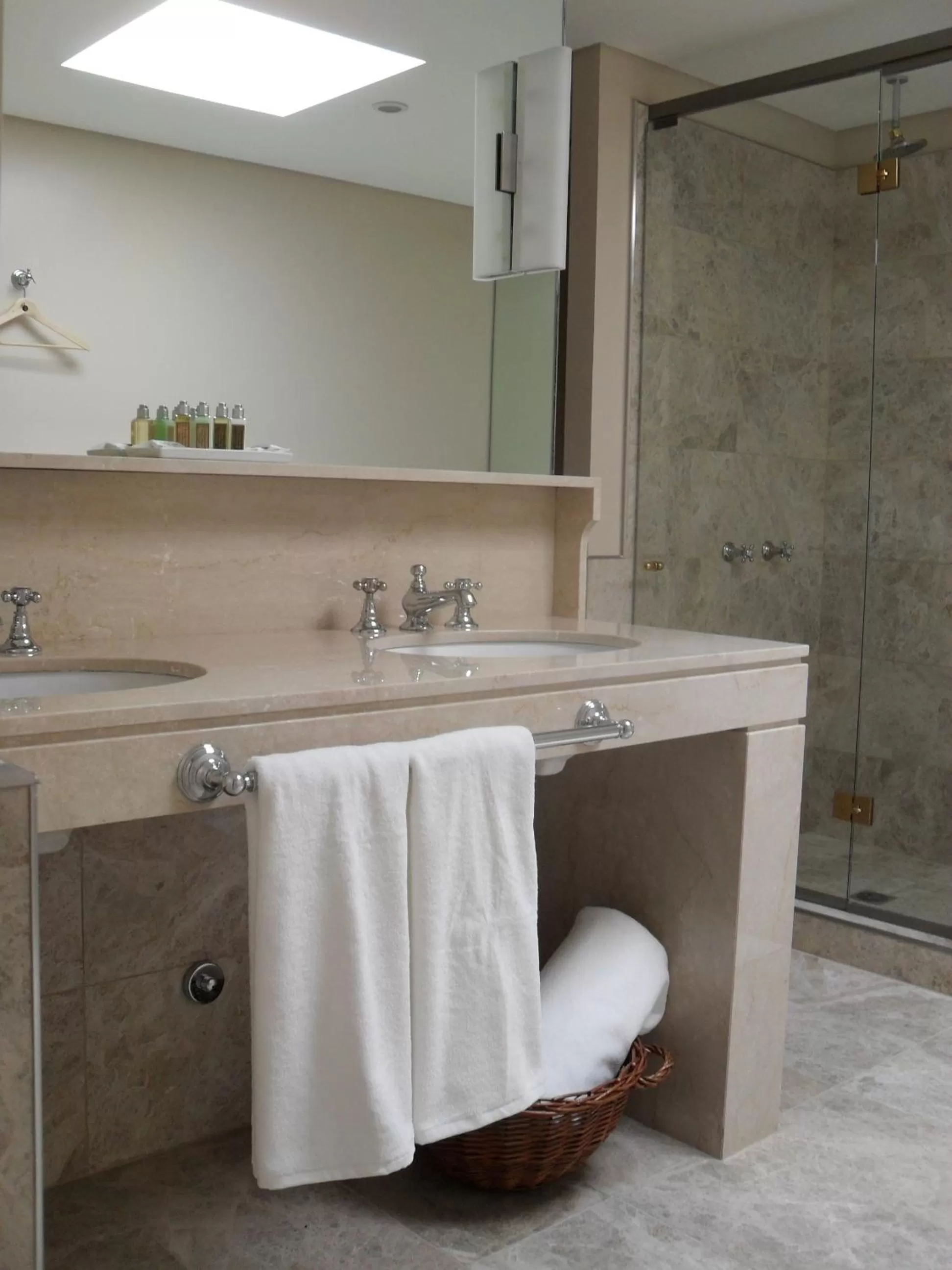 Bathroom in Hotel Club Frances