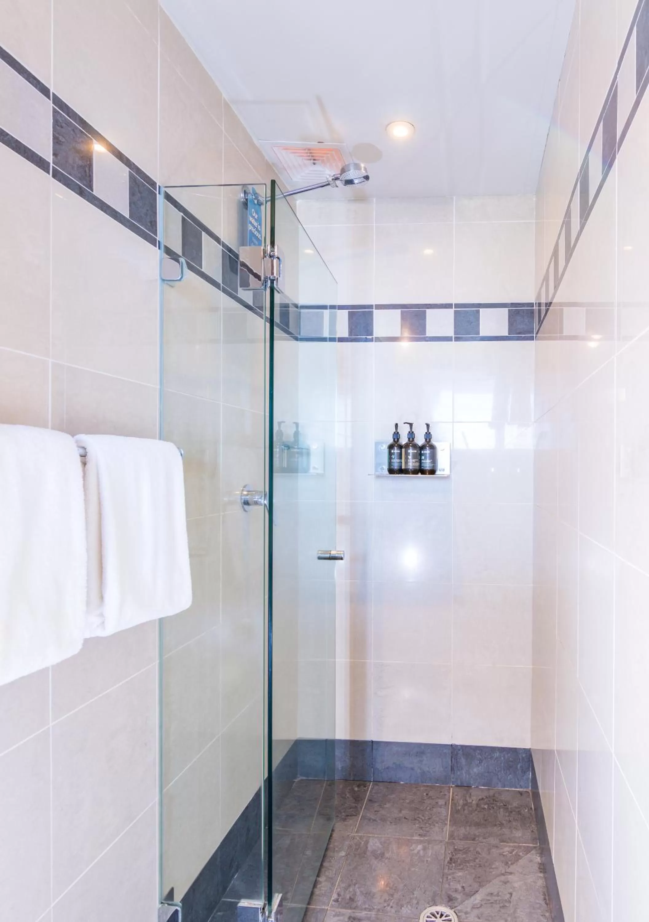 Bathroom in ibis Styles Port Macquarie