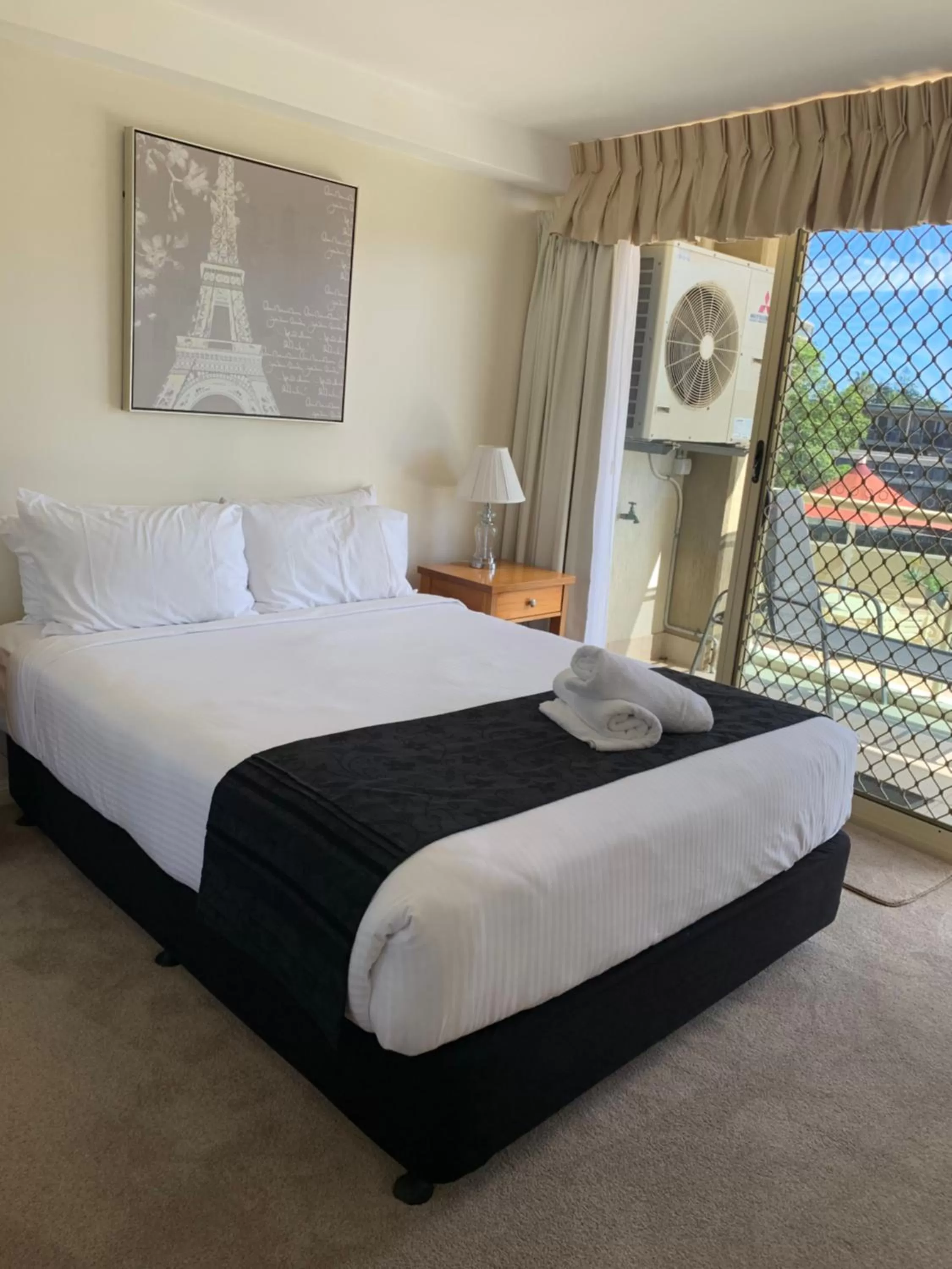 Bed in Northpoint Apartments